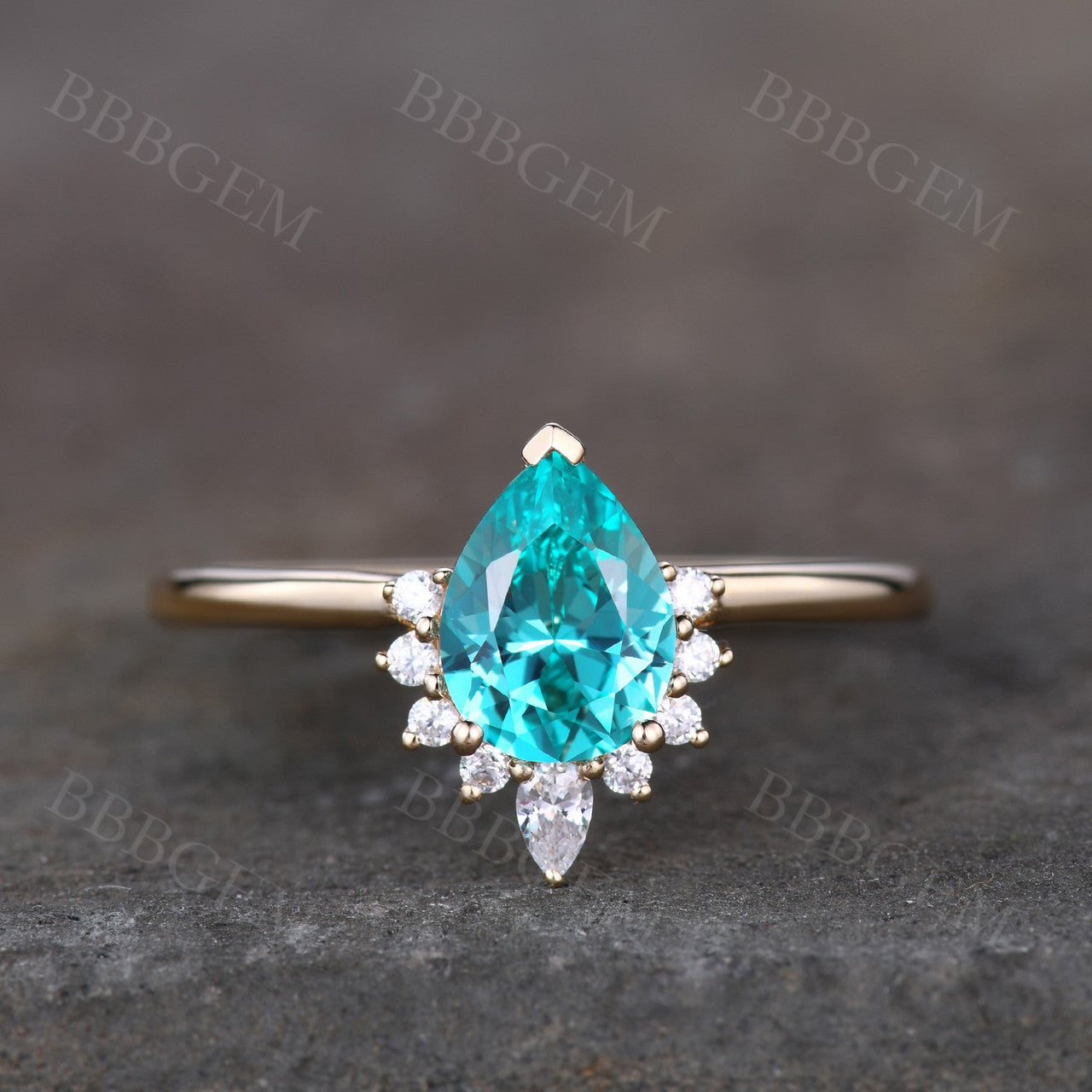 6x8mm Pear Cut Green Garnet Promise Ring with Moissanite Halo in Rose Gold - Perfect for Engagement, Anniversary & Valentine's Day Gifts