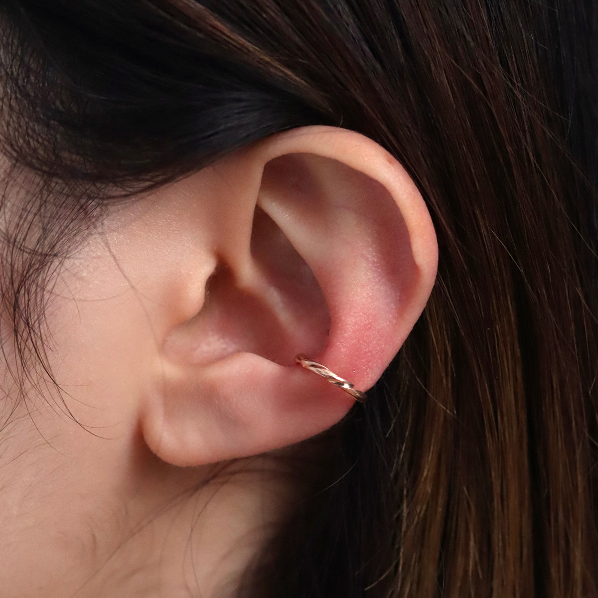 Twisted Line Ear Cuff - Boho Chic Ear Cuff for Women, Adjustable Non-Piercing Earring for Cartilage & Helix - Perfect for Parties, Weddings & Everyday Wear