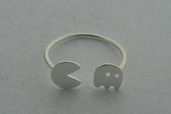 Pac-Man Arcade Game Inspired Ring - Fun Retro Video Game Jewelry for Men & Women - Perfect for Cosplay, Gaming Events & 80s Nostalgia Fans
