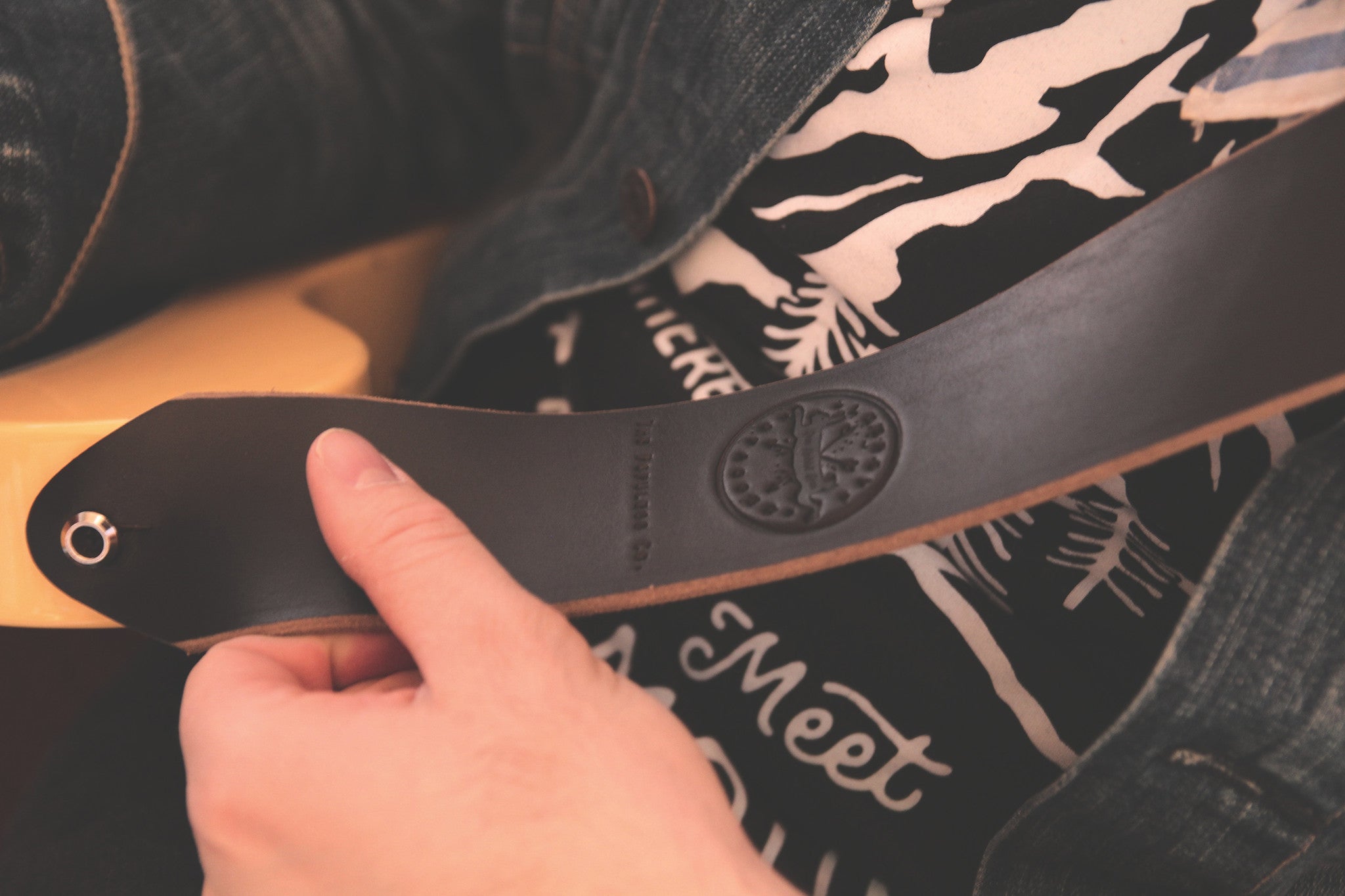 Premium Black Lee Guitar Strap - Adjustable & Comfortable Shoulder Strap for Acoustic & Electric Guitars - Perfect for Live Performances & Studio Sessions