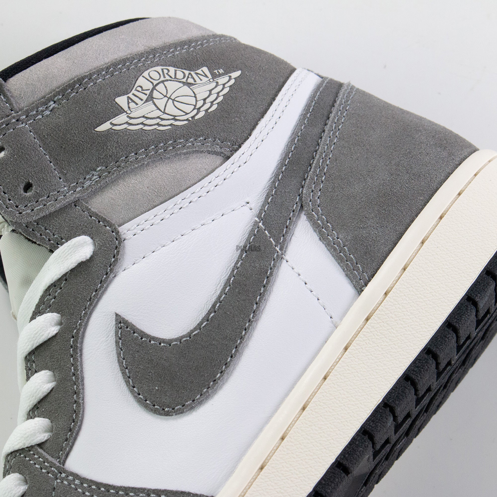 Air Jordan 1 Retro High OG 'Washed Black' Sneakers (2023) - Men's Basketball Shoes for Streetwear & Casual Fashion