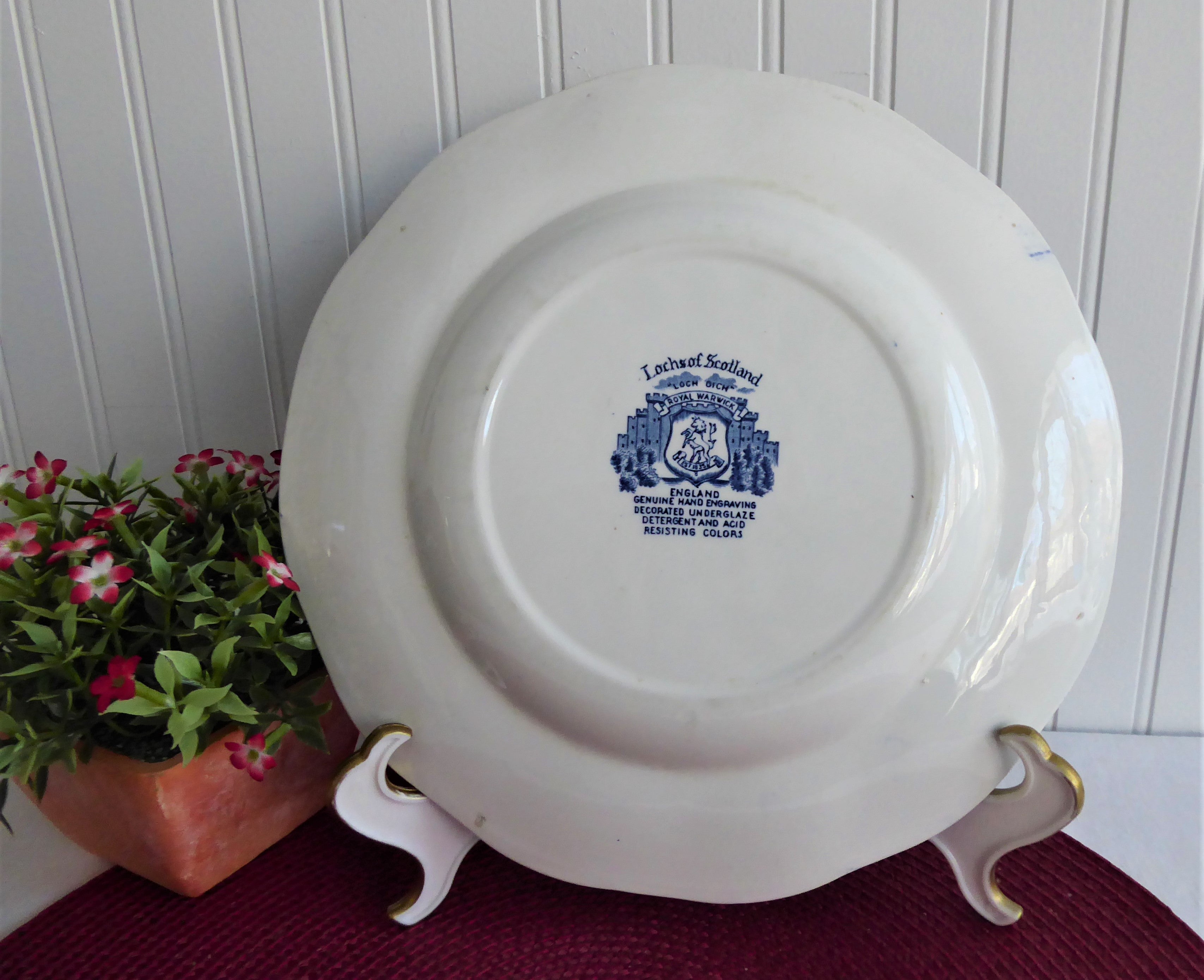 Vintage Royal Warwick England Blue Transferware Dinner Plate - Scottish Landscape Lochs of Scotland Design, 1970s Retro Dinnerware for Elegant Dining & Collectors
