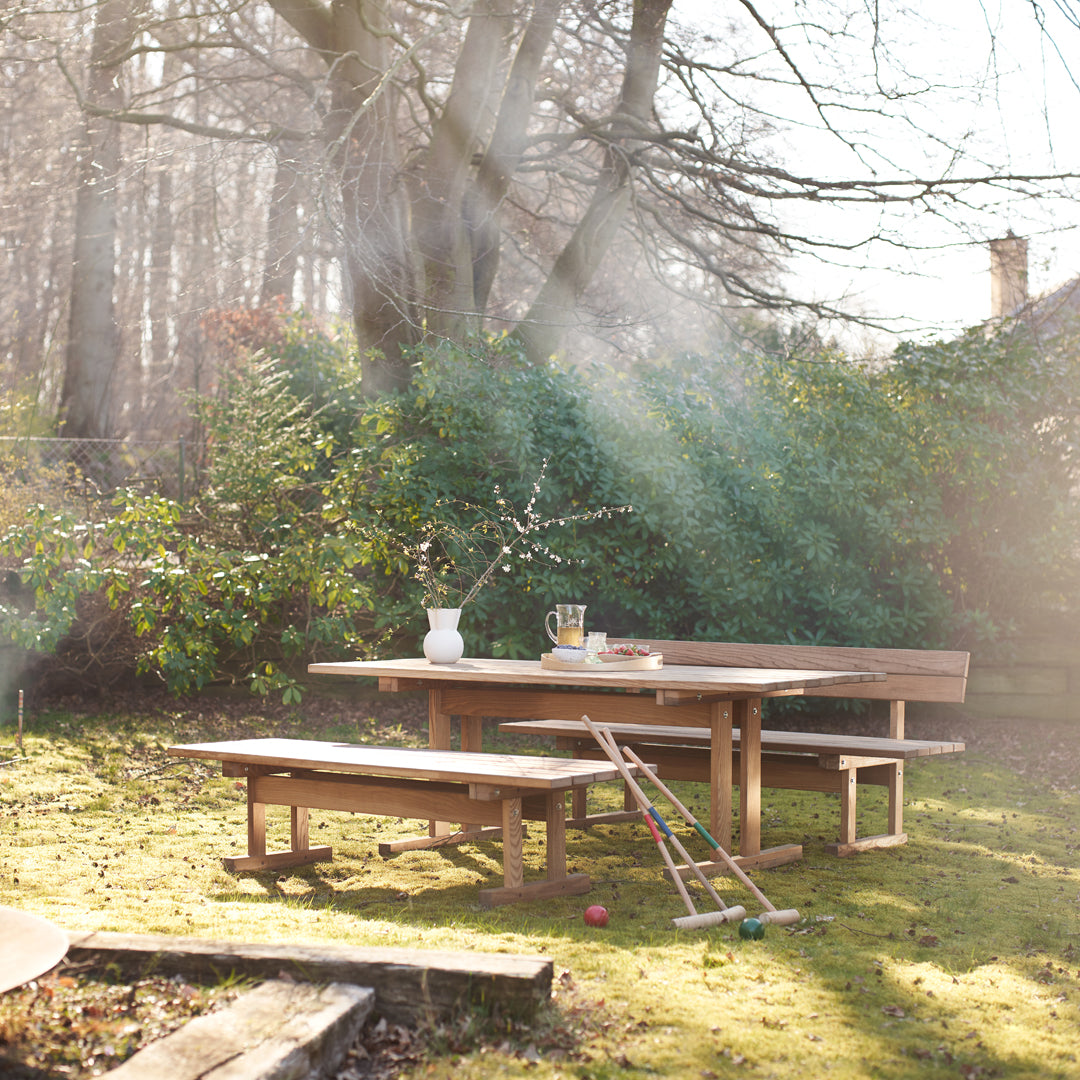 Ermelunden Outdoor Bench - Durable Weather-Resistant Garden Bench for Patio, Backyard, and Park - Perfect for Relaxing and Entertaining Outdoors