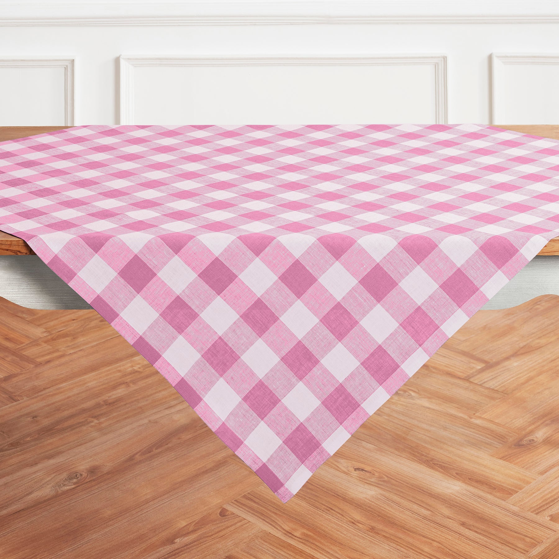 Buffalo Check Table Throw - Soft and Durable Plaid Table Cover for Kitchen, Dining Room, and Picnic - Perfect for Holiday Decor and Outdoor Gatherings