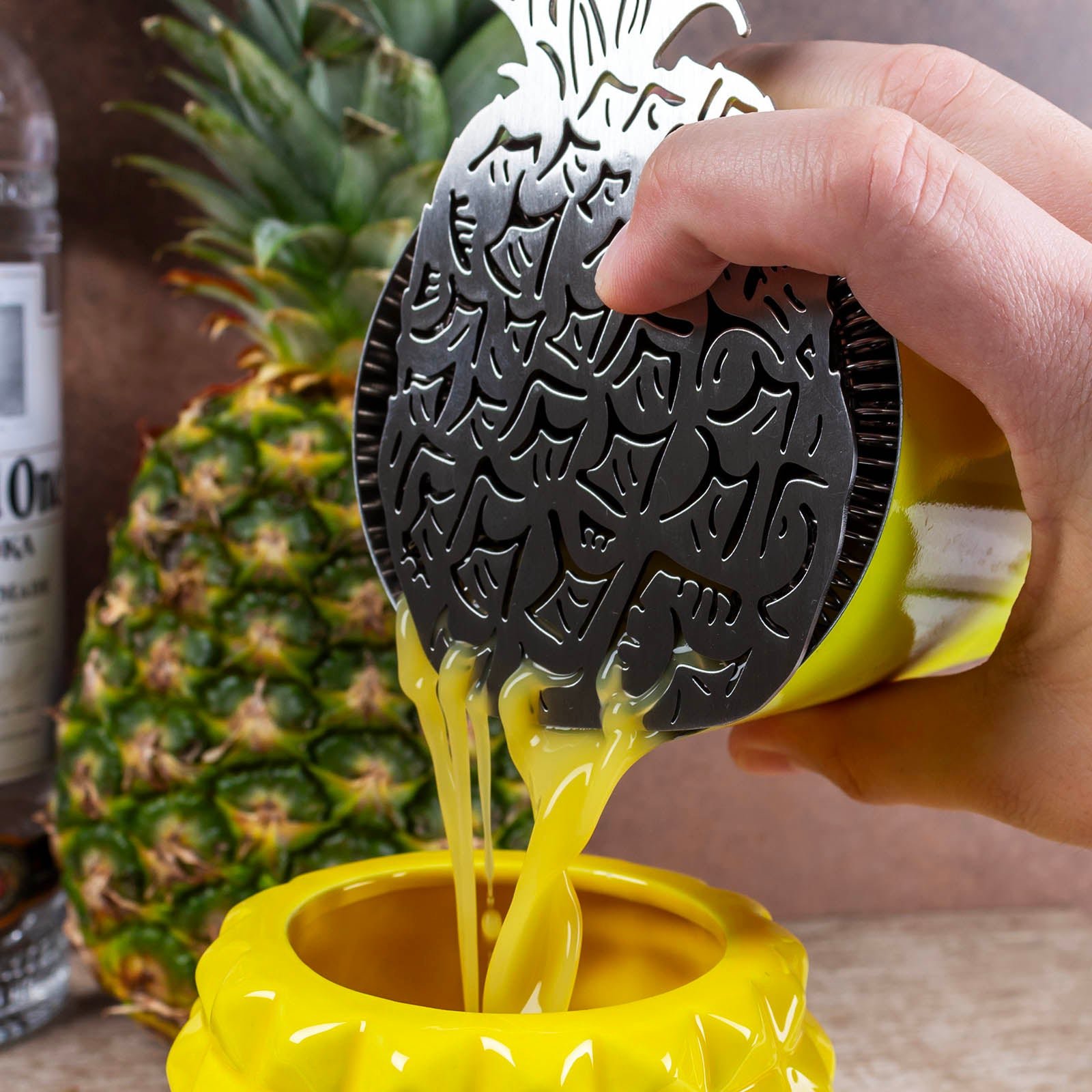 BarConic® Pineapple Strainer - Premium Stainless Steel Cocktail & Drink Filter for Bartending, Home Bars & Tropical Drink Making
