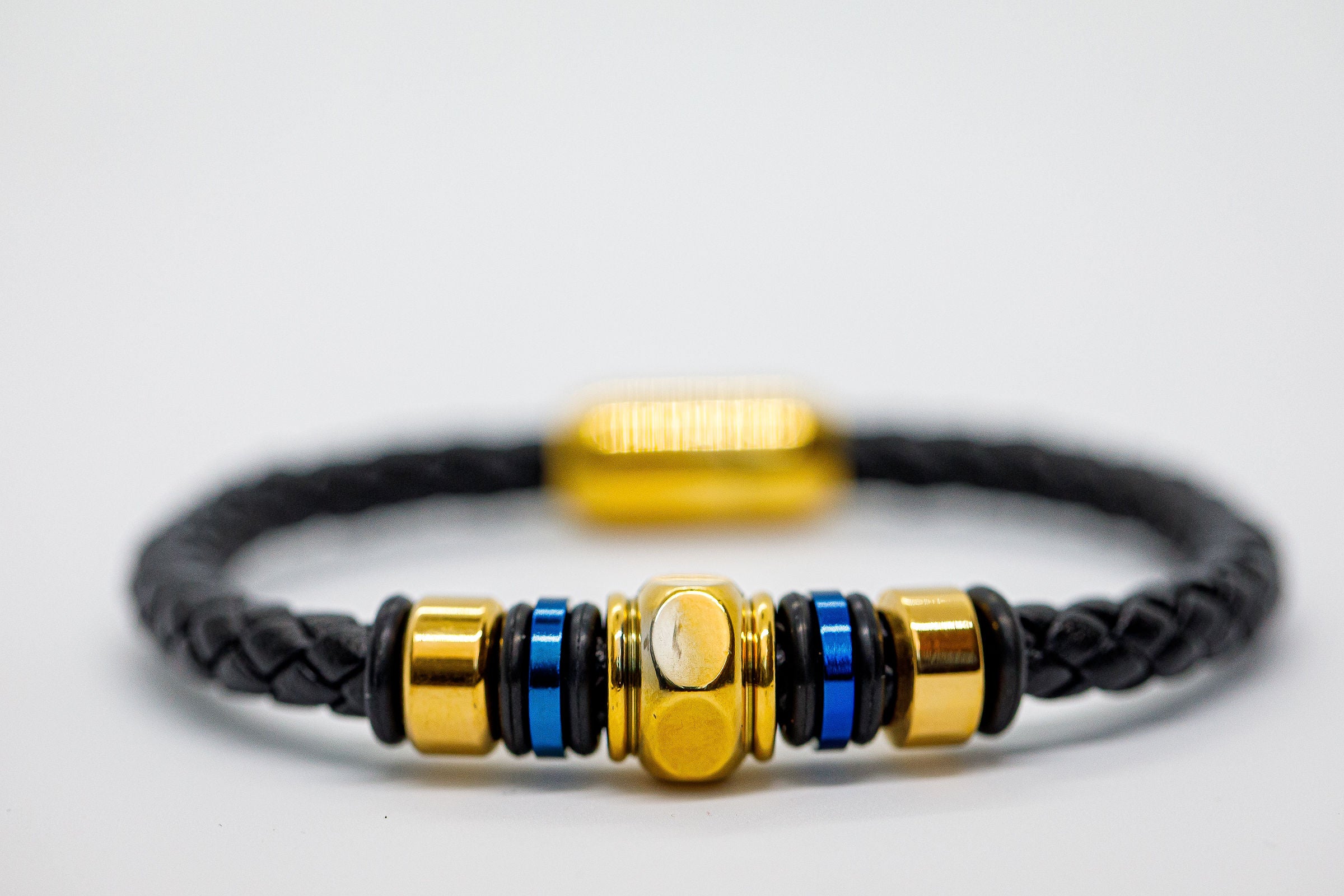 Stylish Black Braided Leather Bracelet for Men & Women - Handmade Adjustable Wristband - Boho Chic Jewelry Gift for Everyday Wear, Parties & Special Occasions