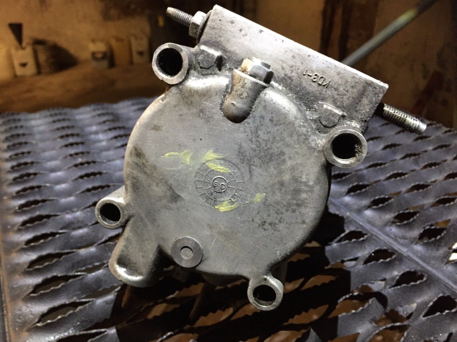 03 04 05 Ford Expedition AC Compressor OEM Replacement - Perfect for Summer Road Trips & Hot Weather Driving
