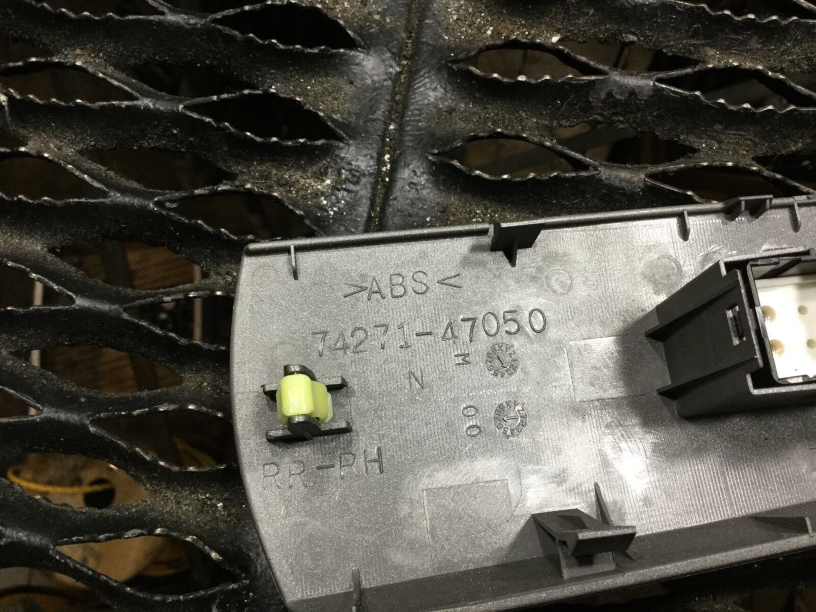2004-2009 Toyota Prius Right Rear Passenger Window Switch OEM Replacement - Perfect for Power Window Repair & Car Maintenance