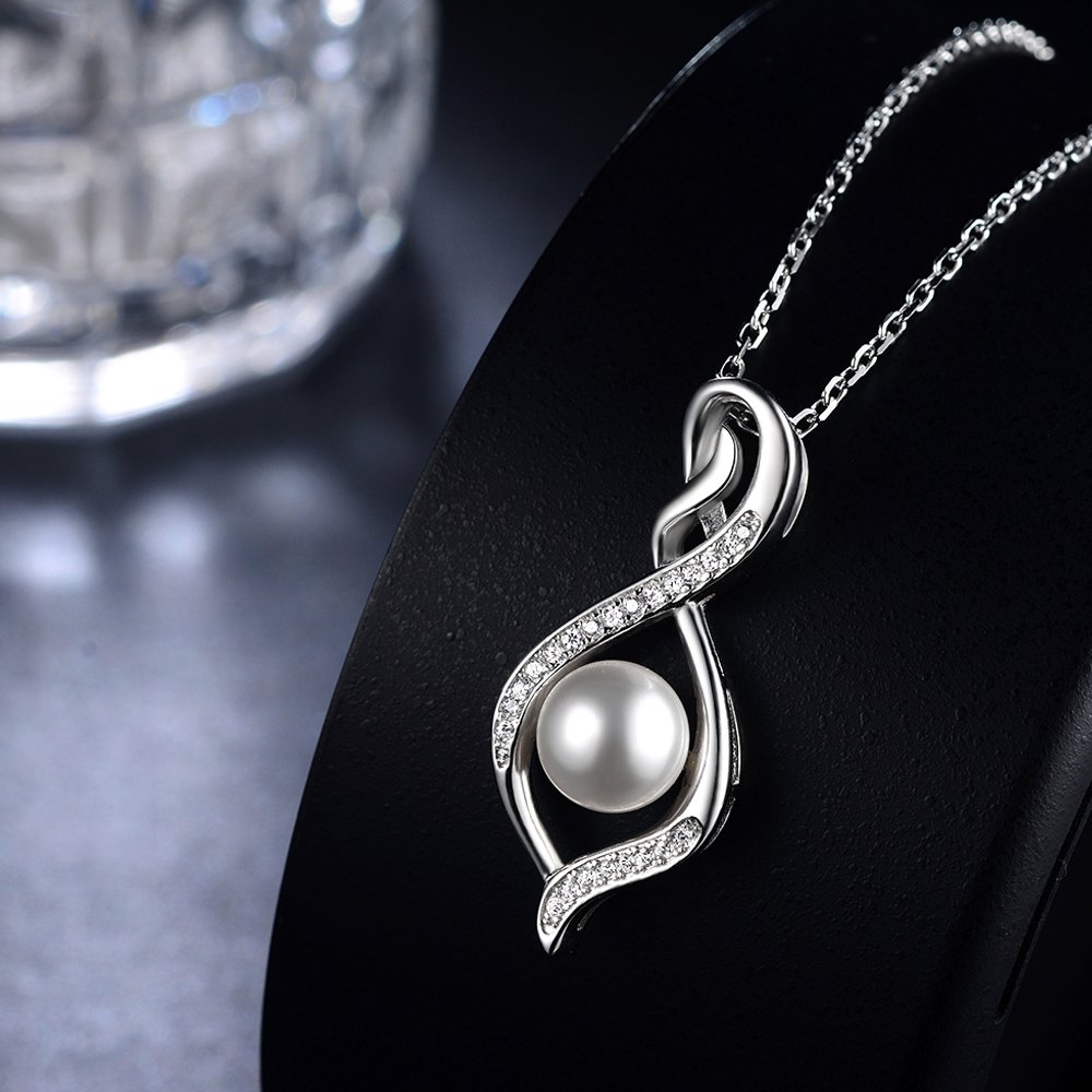 ELDA & CO. April May Birthstone Necklace - Simulated Diamond & Emerald Jewelry for Women, Wife, Mom | Birthday Gifts for Her | Perfect for Anniversaries, Mother's Day & Special Occasions