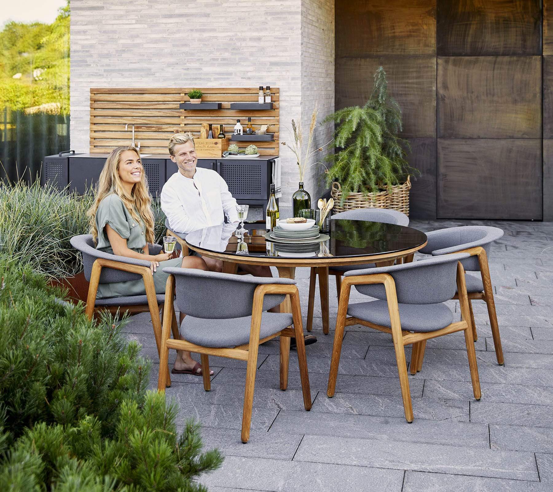 Premium Teak Round Outdoor Dining Table - Weather-Resistant & Durable Patio Furniture for Garden, Deck, or Poolside Dining