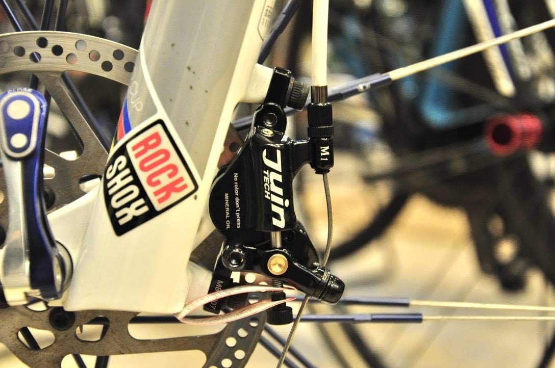 Juin Tech M1 Hybrid Hydraulic Disc Brake Caliper Set - Ultra Powerful Cable Actuated Brakes for Road, Mountain, Cyclocross, Gravel, E-Bike & Folding Bikes | Perfect for Commuting, Trail Riding & Electric Bike Upgrades
