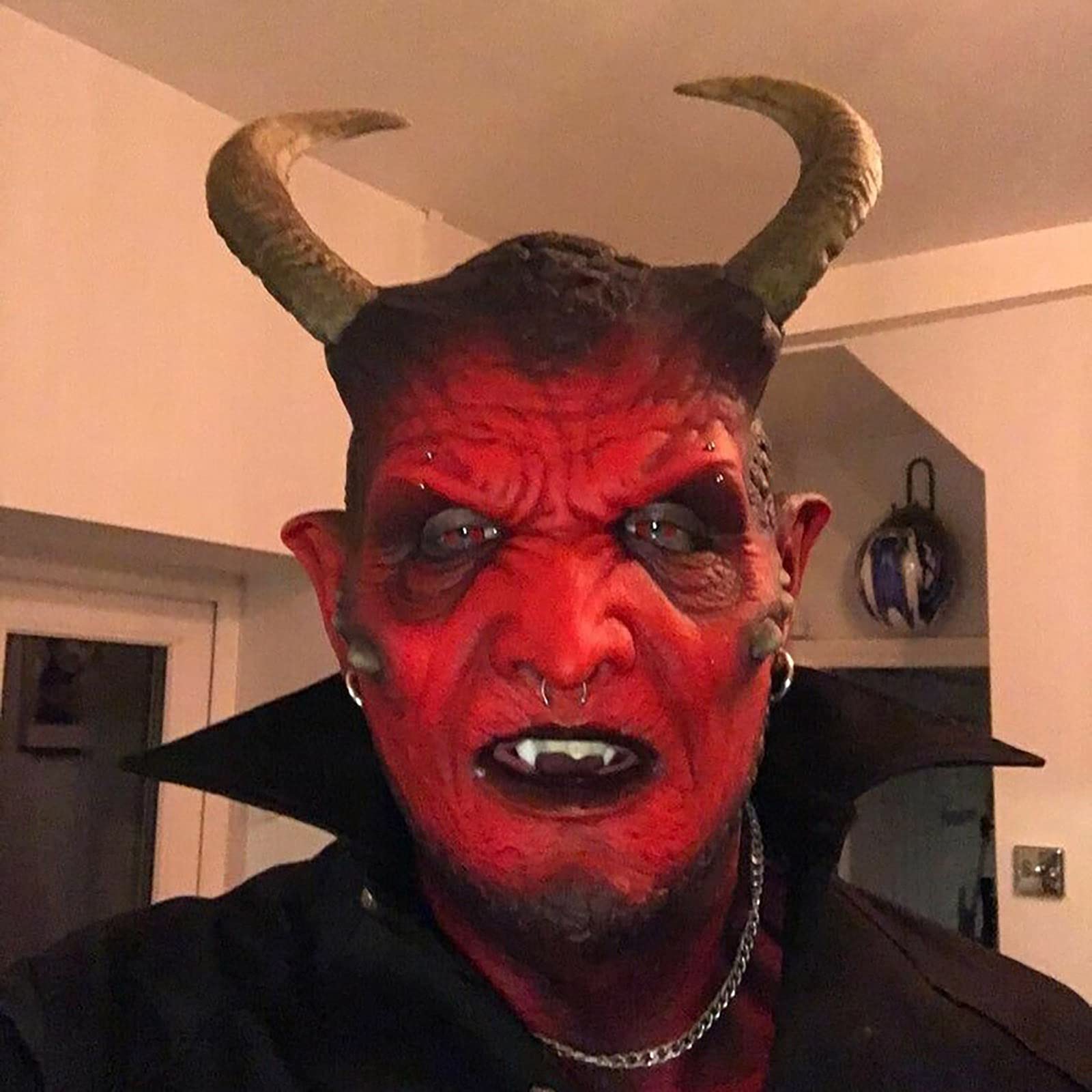 Realistic Devil Latex Mask with Horns - Scary Halloween Demon Mask for Trick or Treat, Cosplay & Horror Parties - Perfect for Halloween Costumes, Haunted Houses & Themed Events