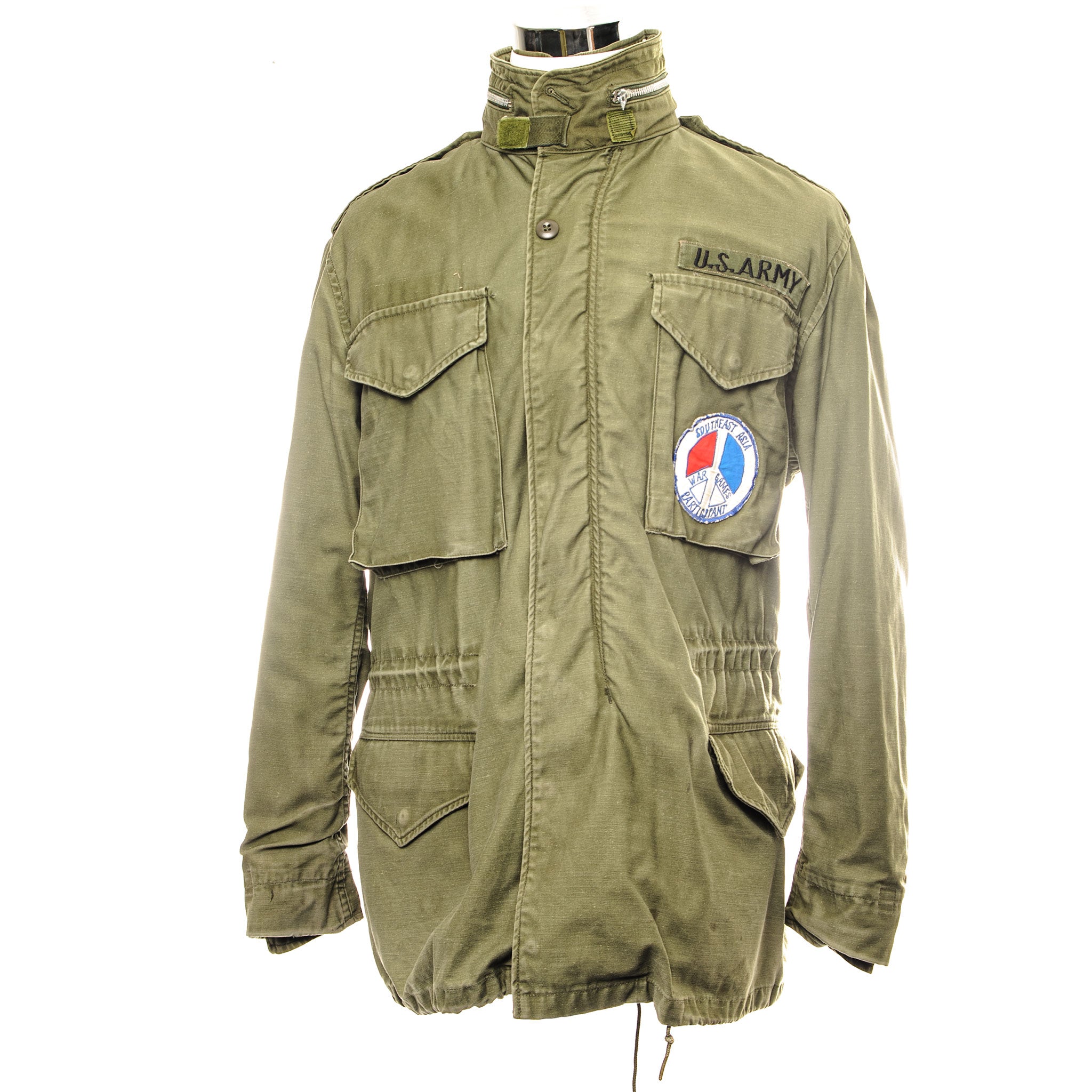 Original US Army M-1965 M65 Field Jacket with Vietnam War 'South East Asia War Games' Patch - Medium Regular Size - Vintage Military Outerwear for Collectors & Reenactments