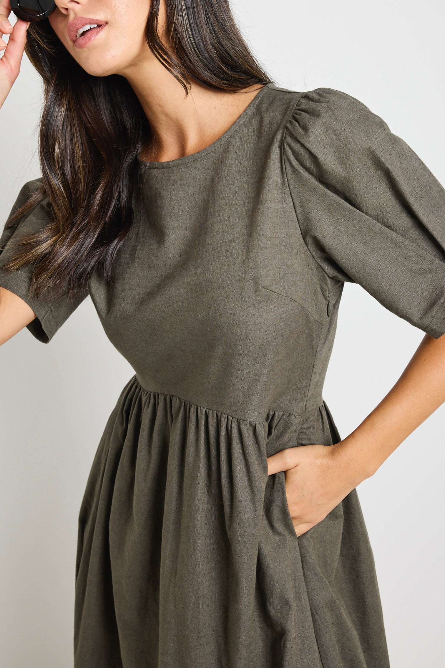 Stylish Khaki Short Sleeve Relaxed Midi Dress for Women | Casual Summer Outfit | Perfect for Beach, Picnic & Date Night