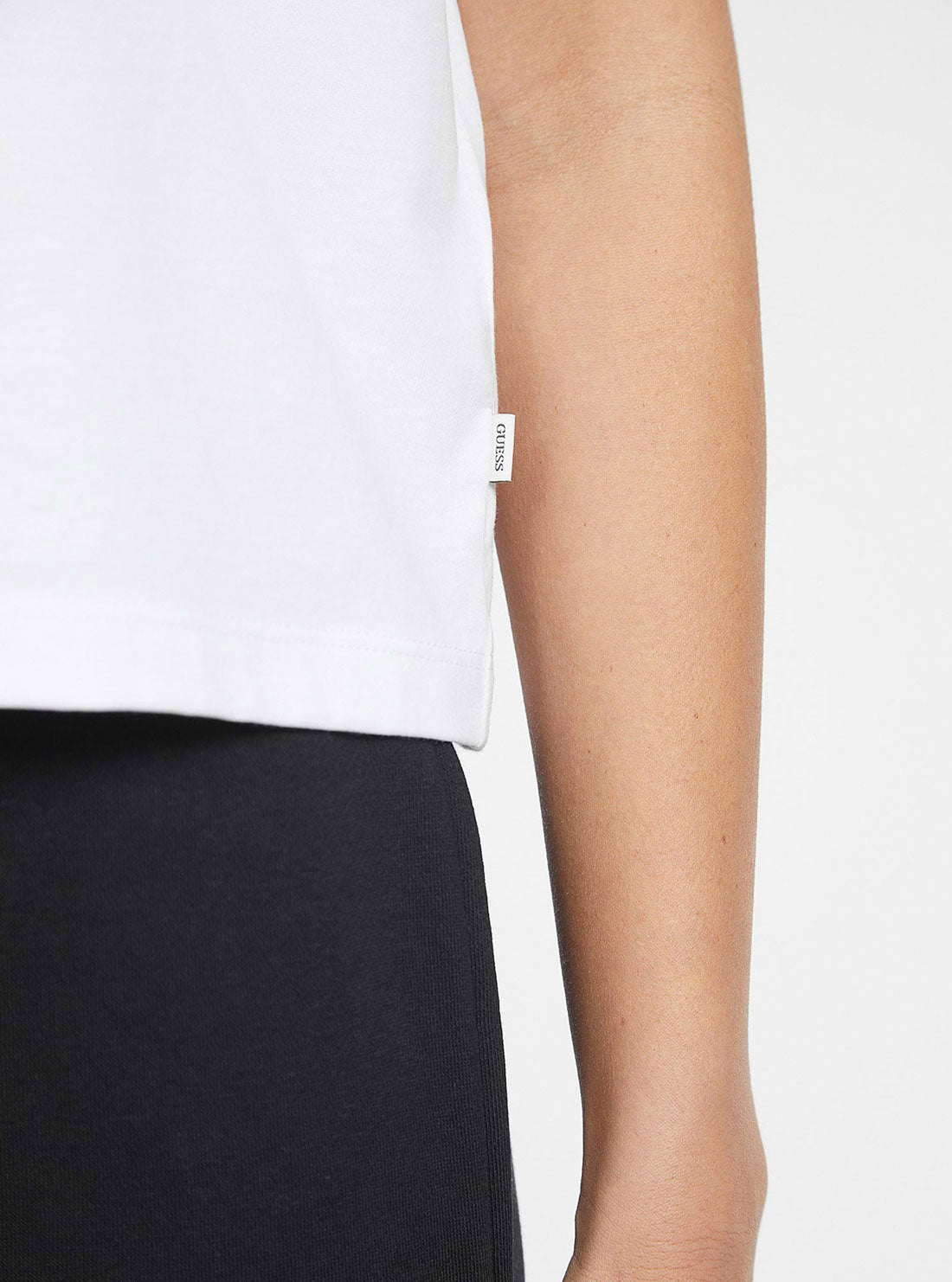 Guess Women's White Boxy Fit T-Shirt - Casual Short Sleeve Cotton Tee for Everyday Wear | Perfect for Street Style, Weekend Outfits & Layering