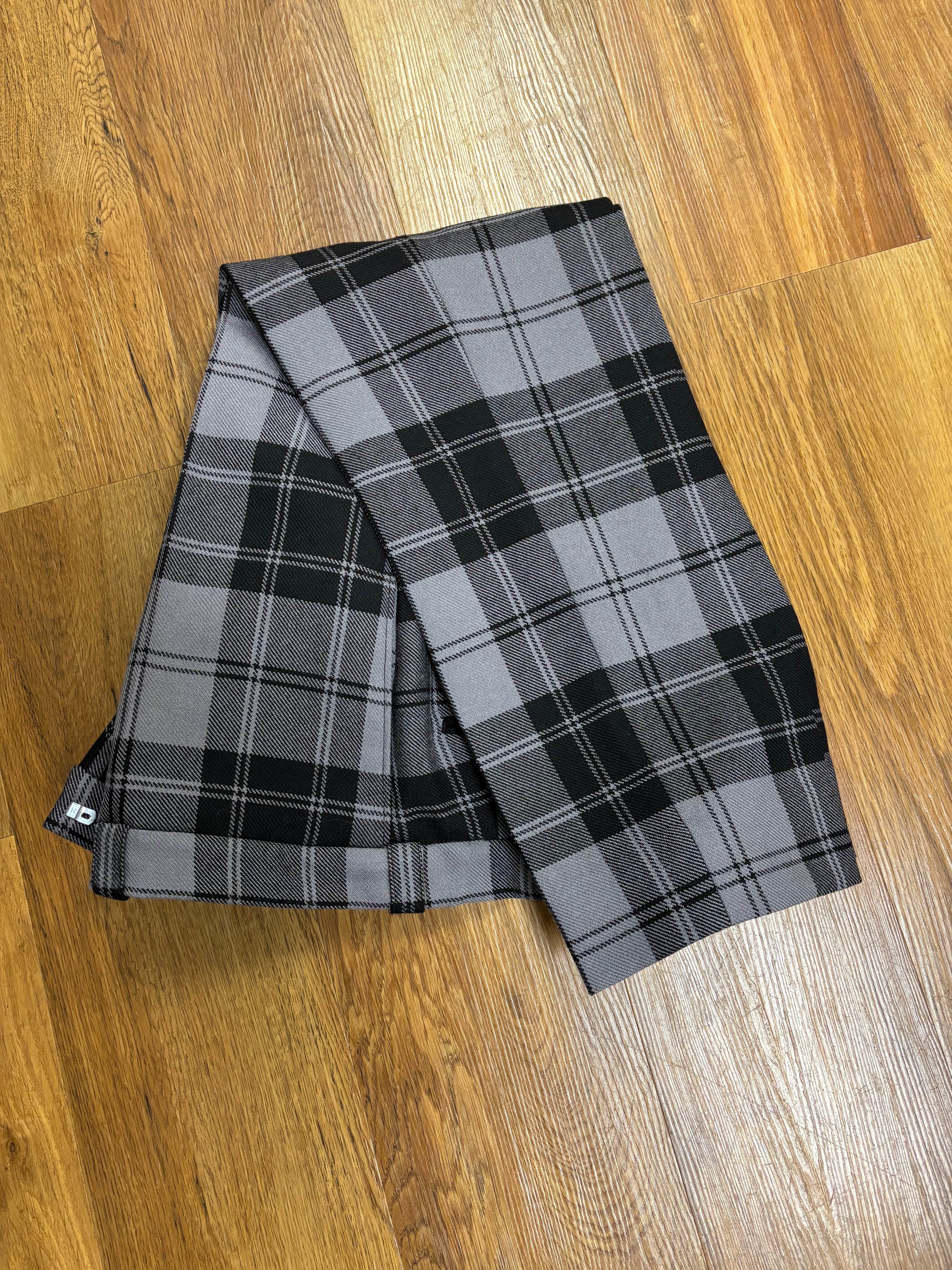 Men's Grey Douglas Tartan Casual Pants 41x27 - Classic Plaid Trousers for Office, Travel & Smart Casual Outfits