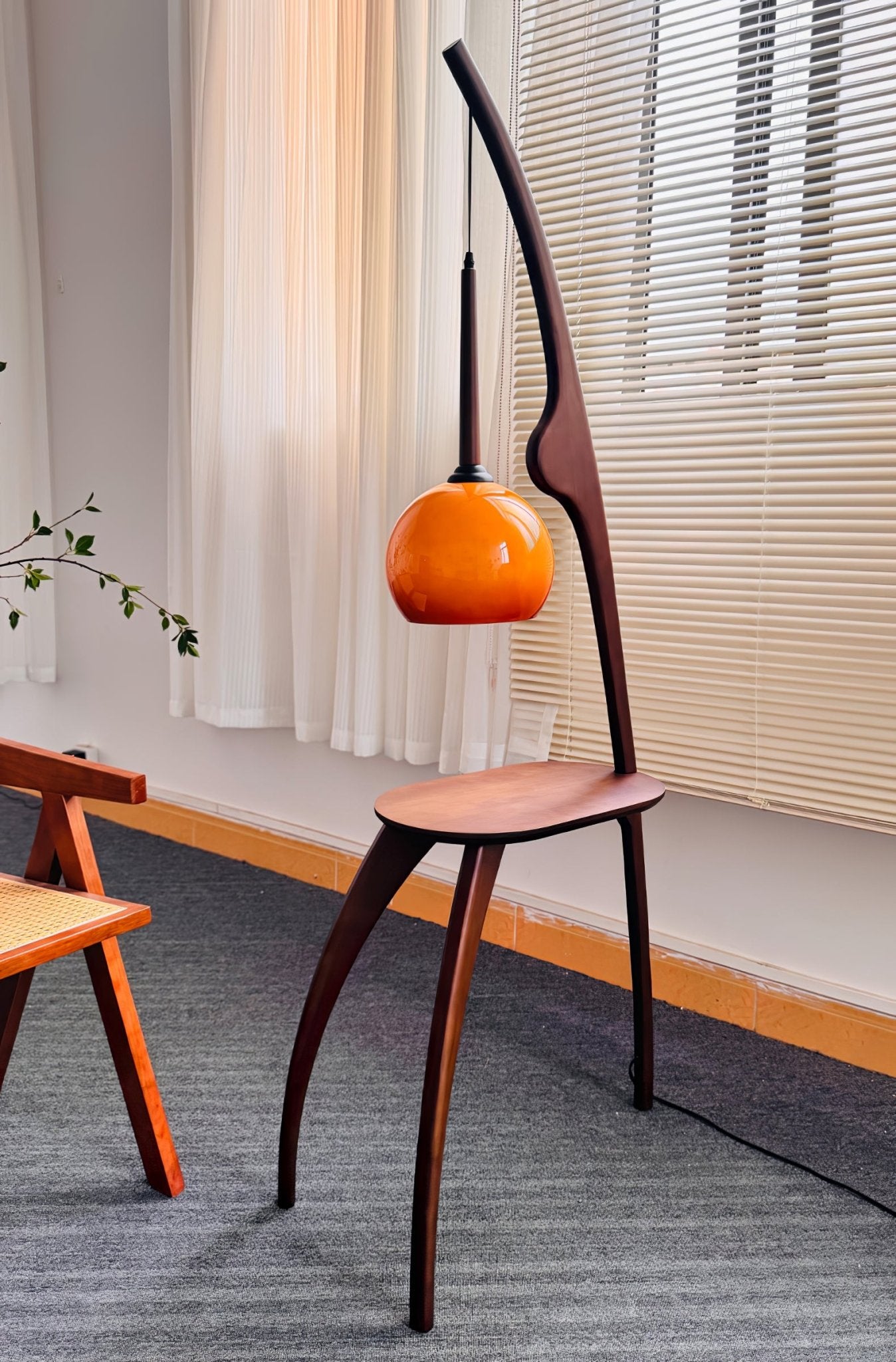 Modern Curved Mantis Arm Floor Lamp - Adjustable LED Reading Light for Living Room, Bedroom & Office - Perfect for Reading, Working & Relaxing