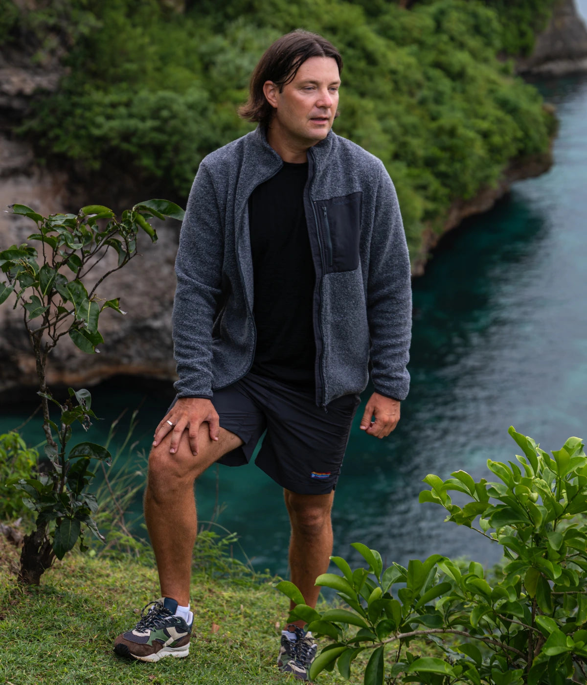 Men's Warm & Water-Resistant Renew Wool Fleece Jacket - Lightweight Winter Coat for Outdoor Hiking & Casual Wear
