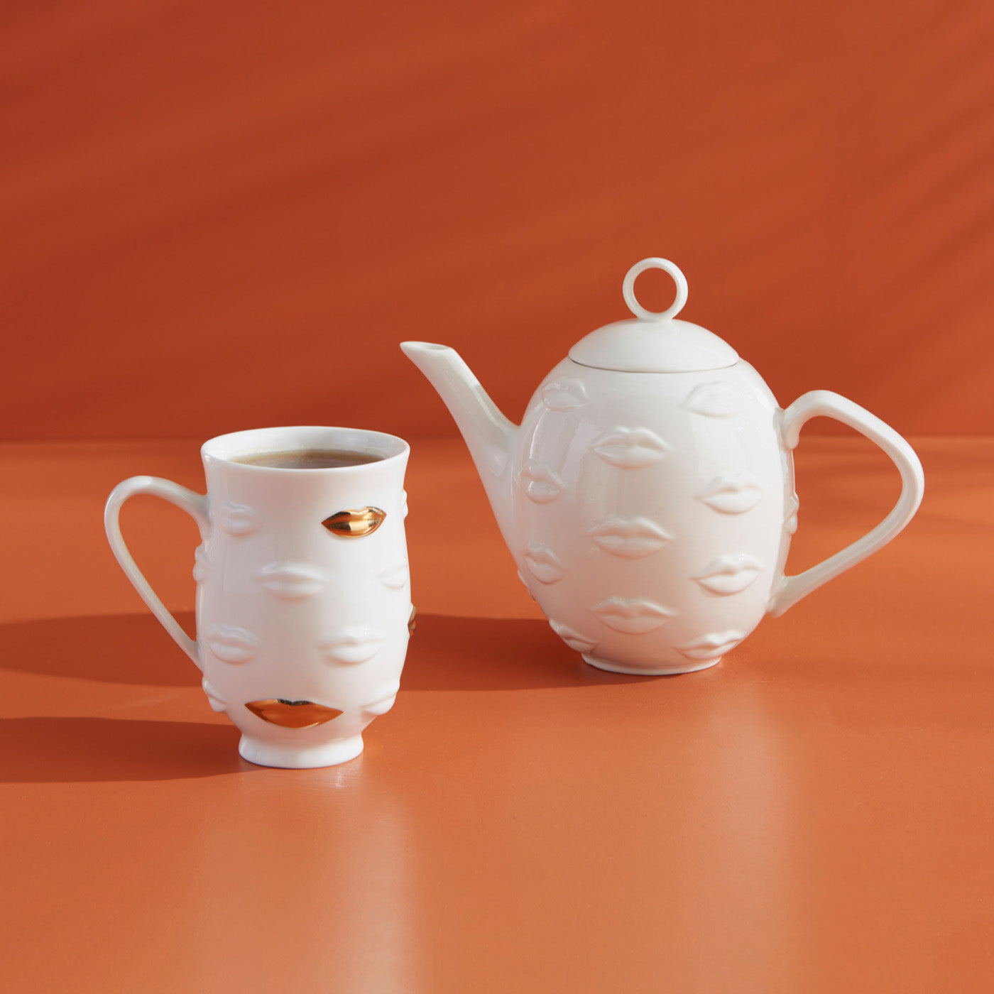 Gilded Gala Mug - Elegant Gold-Plated Coffee Cup for Tea & Hot Drinks - Perfect for Parties, Gifts & Home Decor