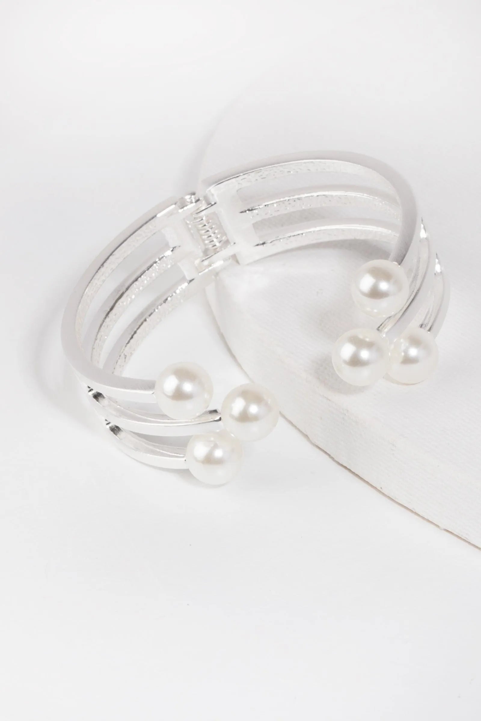 6 Pearl Cuff Bracelet for Women - Elegant Pearl Jewelry Gift for Wedding, Party & Special Occasions
