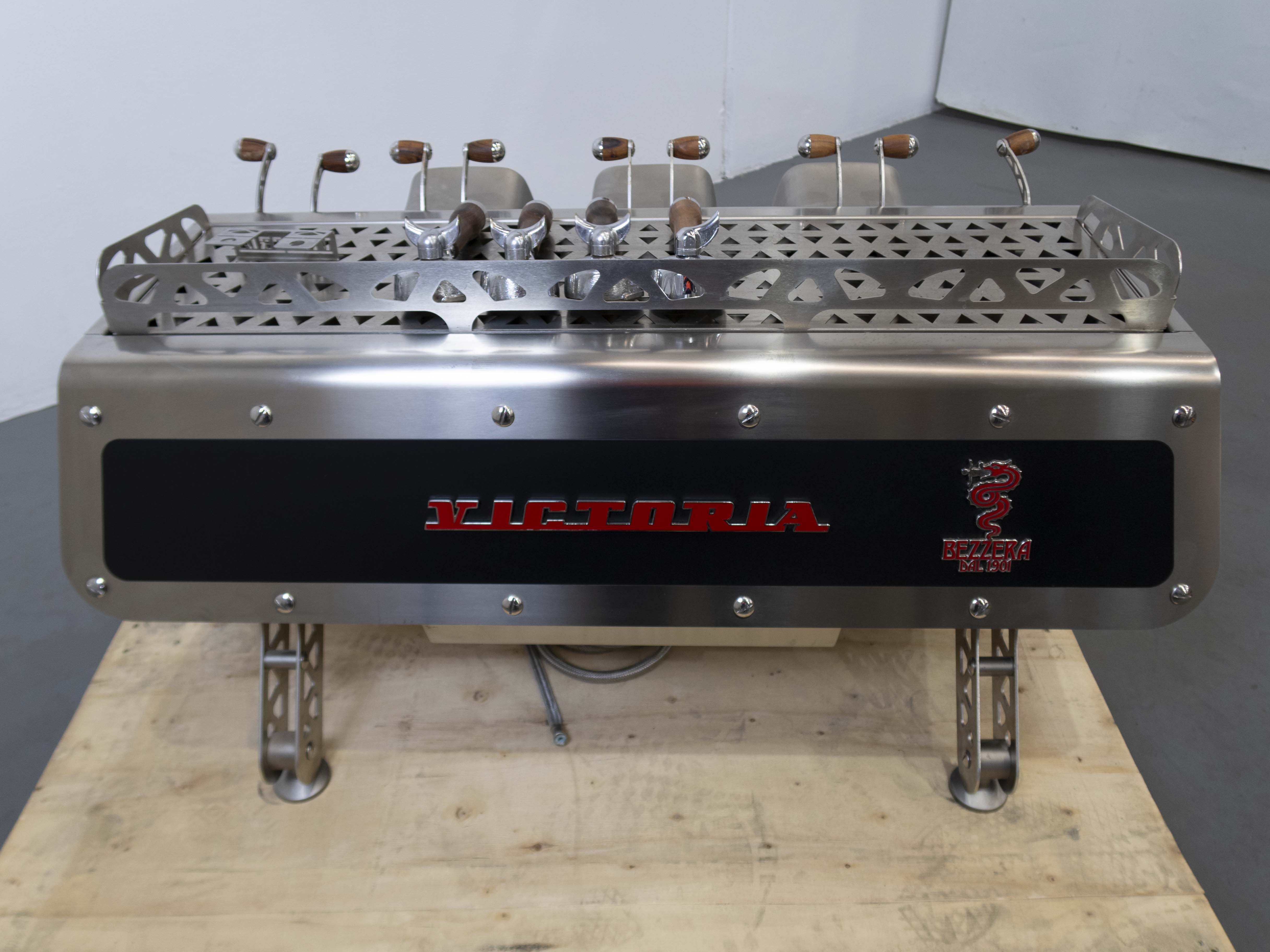 Bezzera Victoria De Brewing Profile 3 Group Commercial Espresso Machine for Coffee Shops & Restaurants | Professional Barista Equipment for High-Volume Brewing