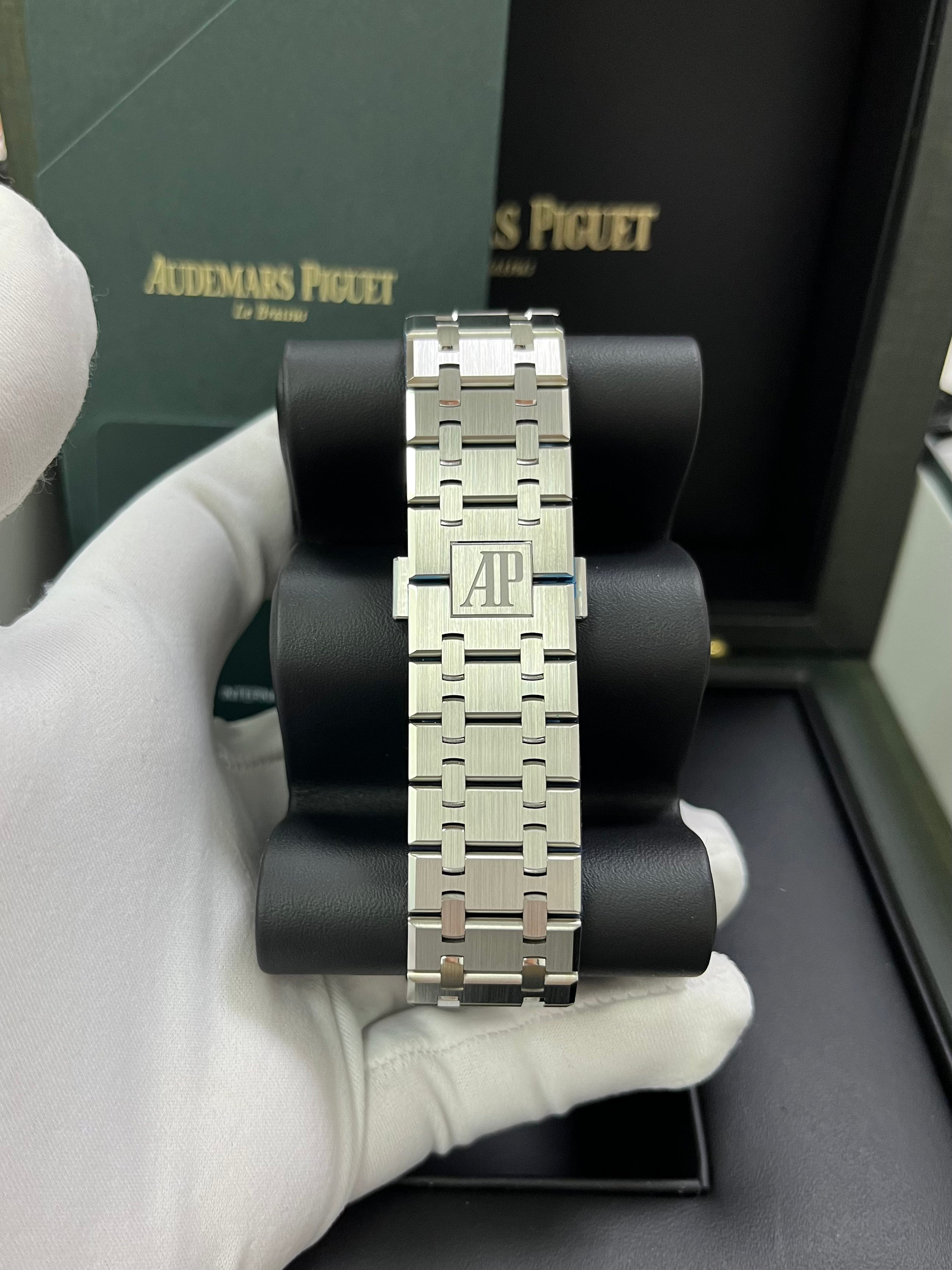 Audemars Piguet Royal Oak Tourbillon Flying Tourbillon Skeleton Watch 26735ST.OO.1320ST.02 - Luxury Men's Timepiece for Business Meetings & Special Occasions