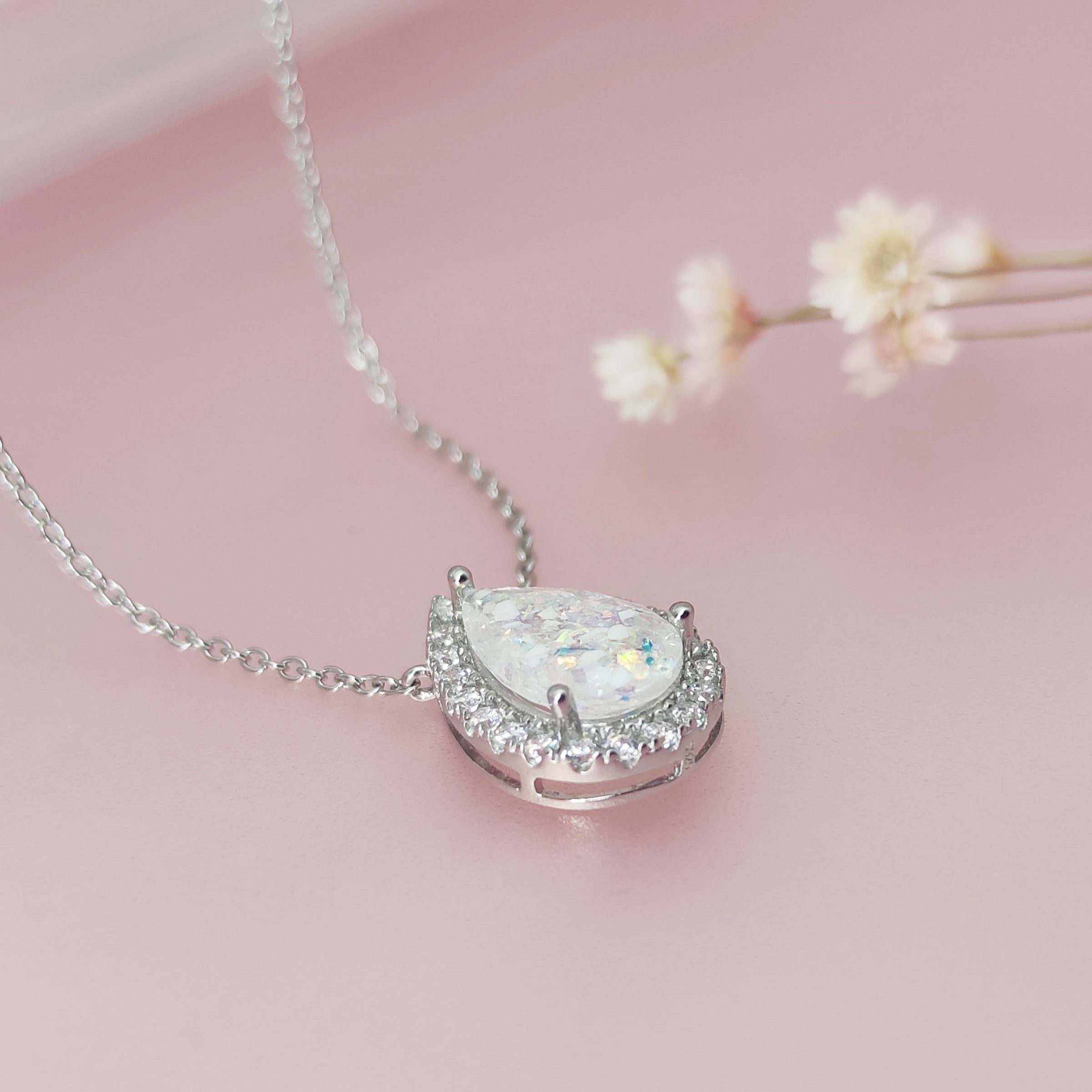 Eternal Embers Memorial Ashes Necklace - Cremation Jewelry for Loved Ones | Keepsake Pendant for Ashes | Perfect for Remembrance, Memorial Gifts & Everyday Wear