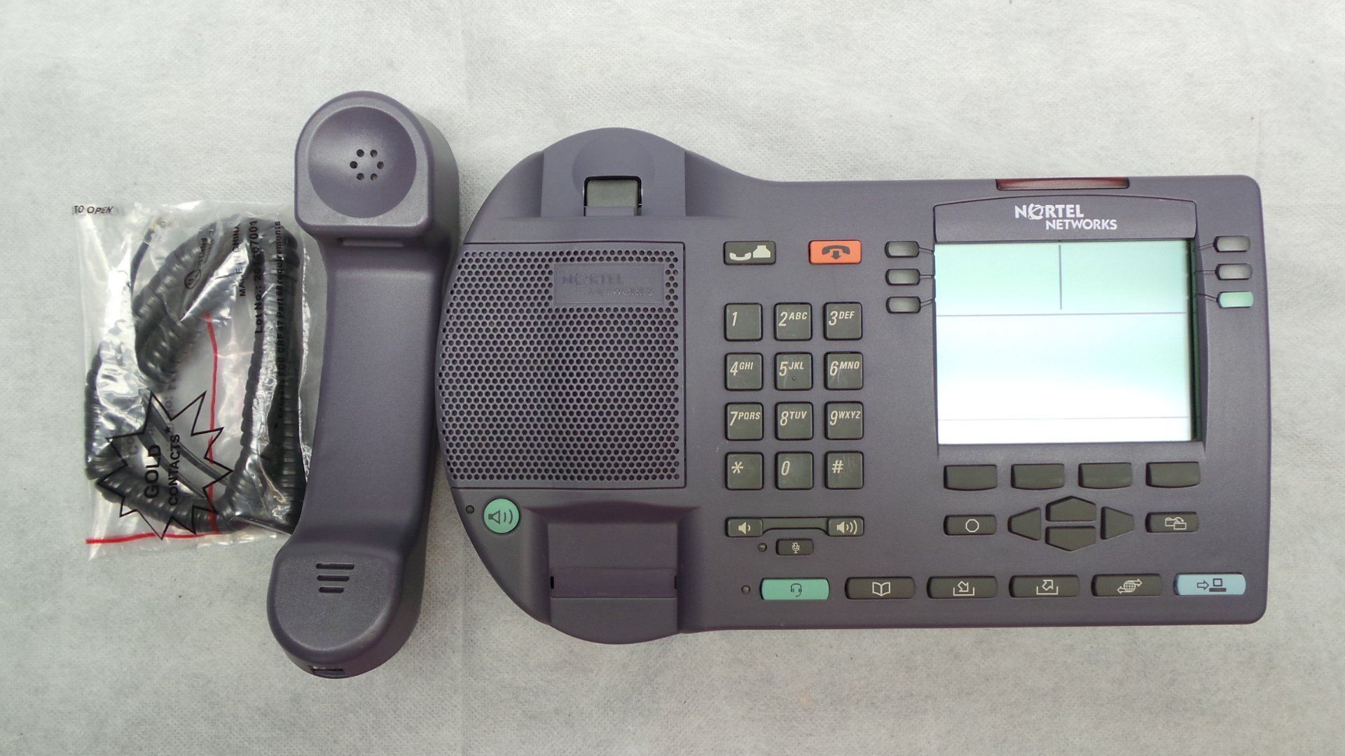 Nortel i2004 / NTEX00BA IP Phone - VoIP Business Desk Phone with HD Audio, Caller ID, 4-Line Display - Ideal for Office, Call Center & Remote Work