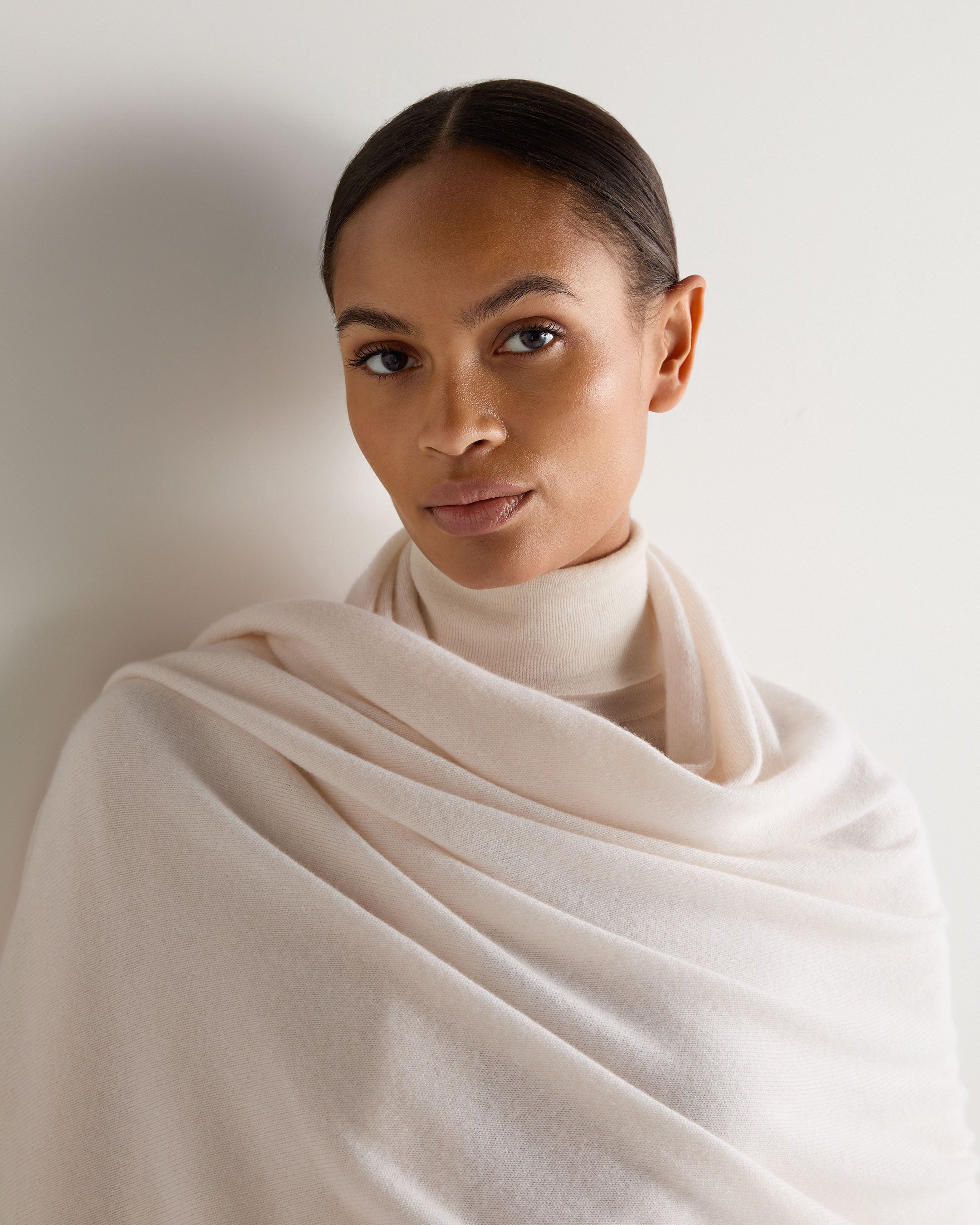 Luxury Women's Lightweight Cashmere Shawl Wrap - Soft Ivory White Scarf for Winter, Travel & Evening Events