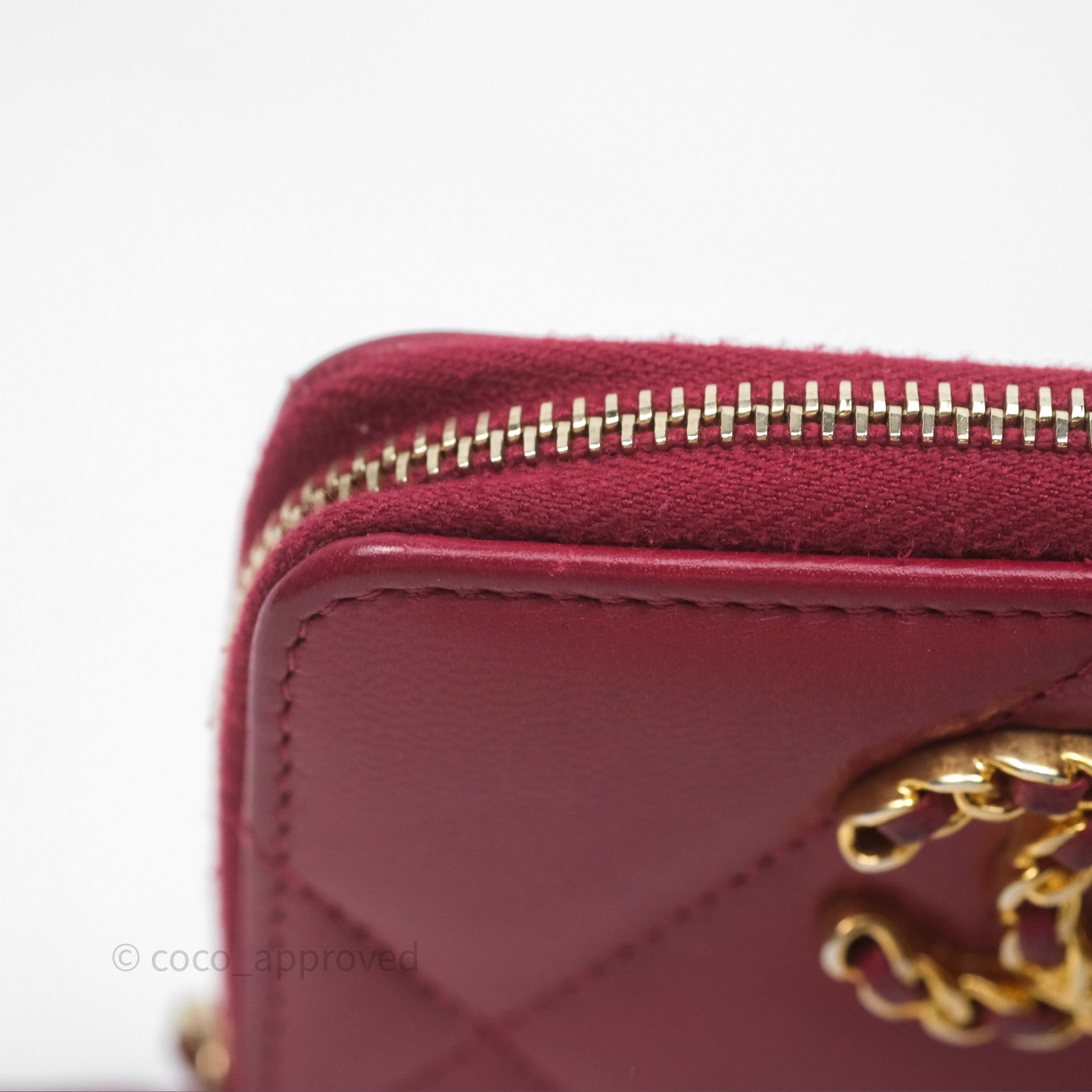 Chanel 19 Zip Card Holder in Pink Lambskin with Gold Hardware - Luxury Compact Wallet for Everyday Use & Travel Essentials