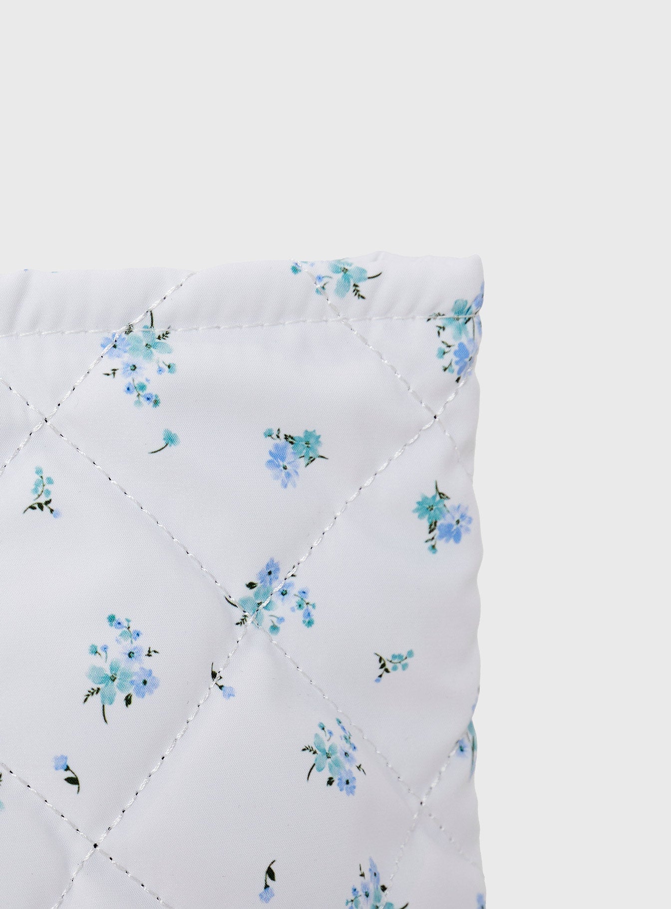 Stylish White Floral Tote Bag for Women - Fashionable Canvas Shoulder Bag - Perfect for Shopping, Beach, Work & Daily Use