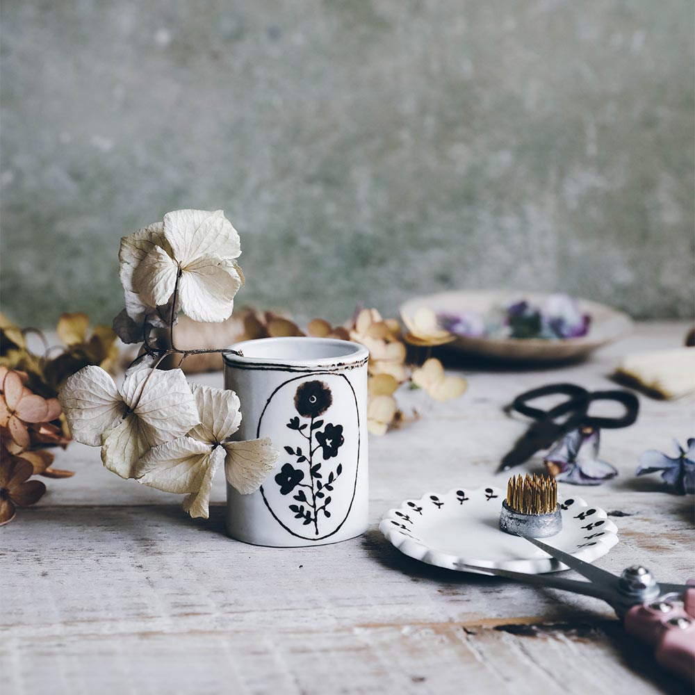 Hand Painted Porcelain Posy Vessel - Floral Decorative Vase for Home Decor, Wedding Centerpiece & Gift Idea - Perfect for Living Room, Dining Table & Special Occasions