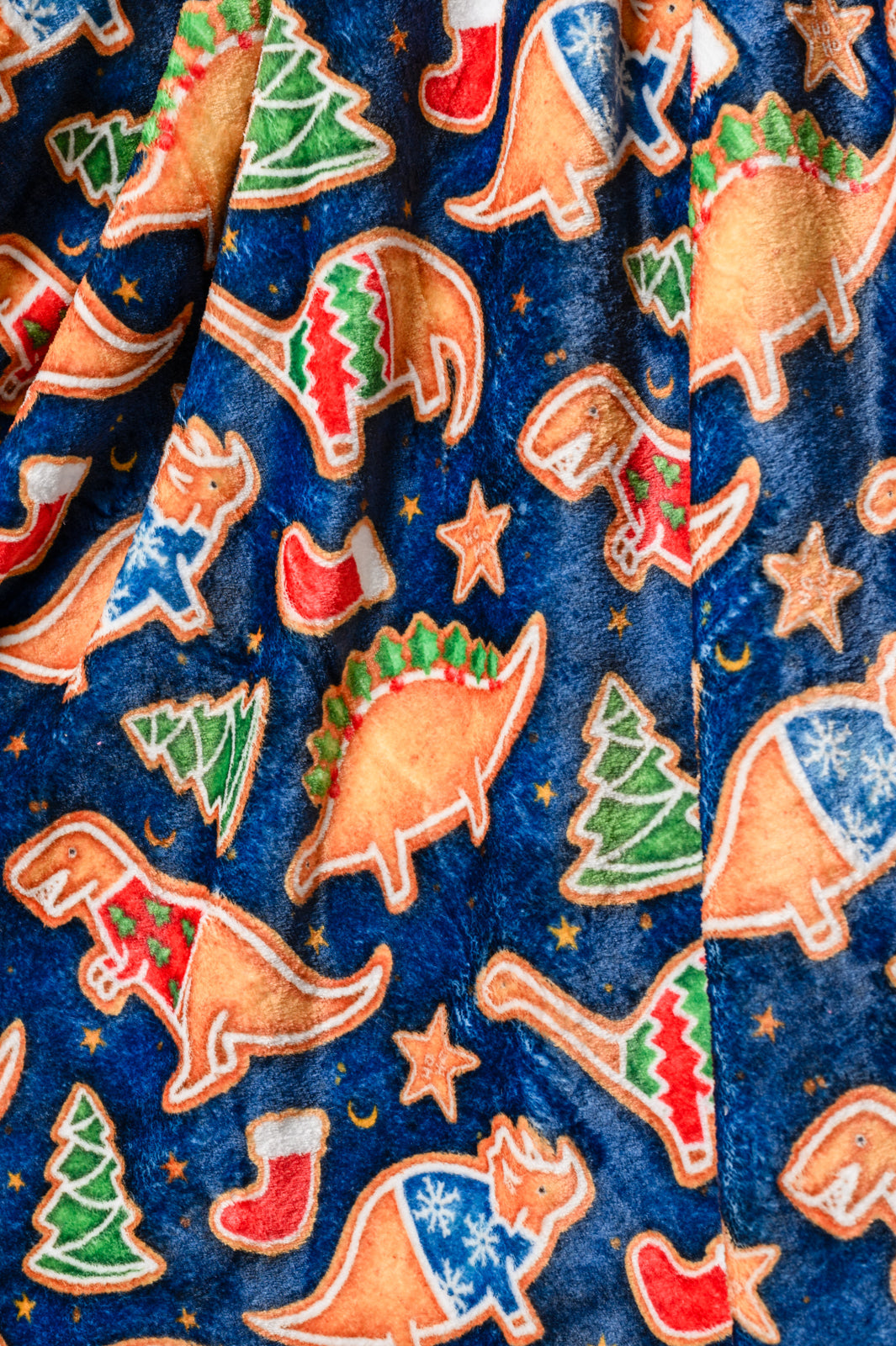 Cozy Dinosaur Cookie Print Fleece Blanket - Soft & Warm Holiday Throw for Kids, Adults - Perfect for Christmas Gifts, Bedroom Decor & Winter Snuggling