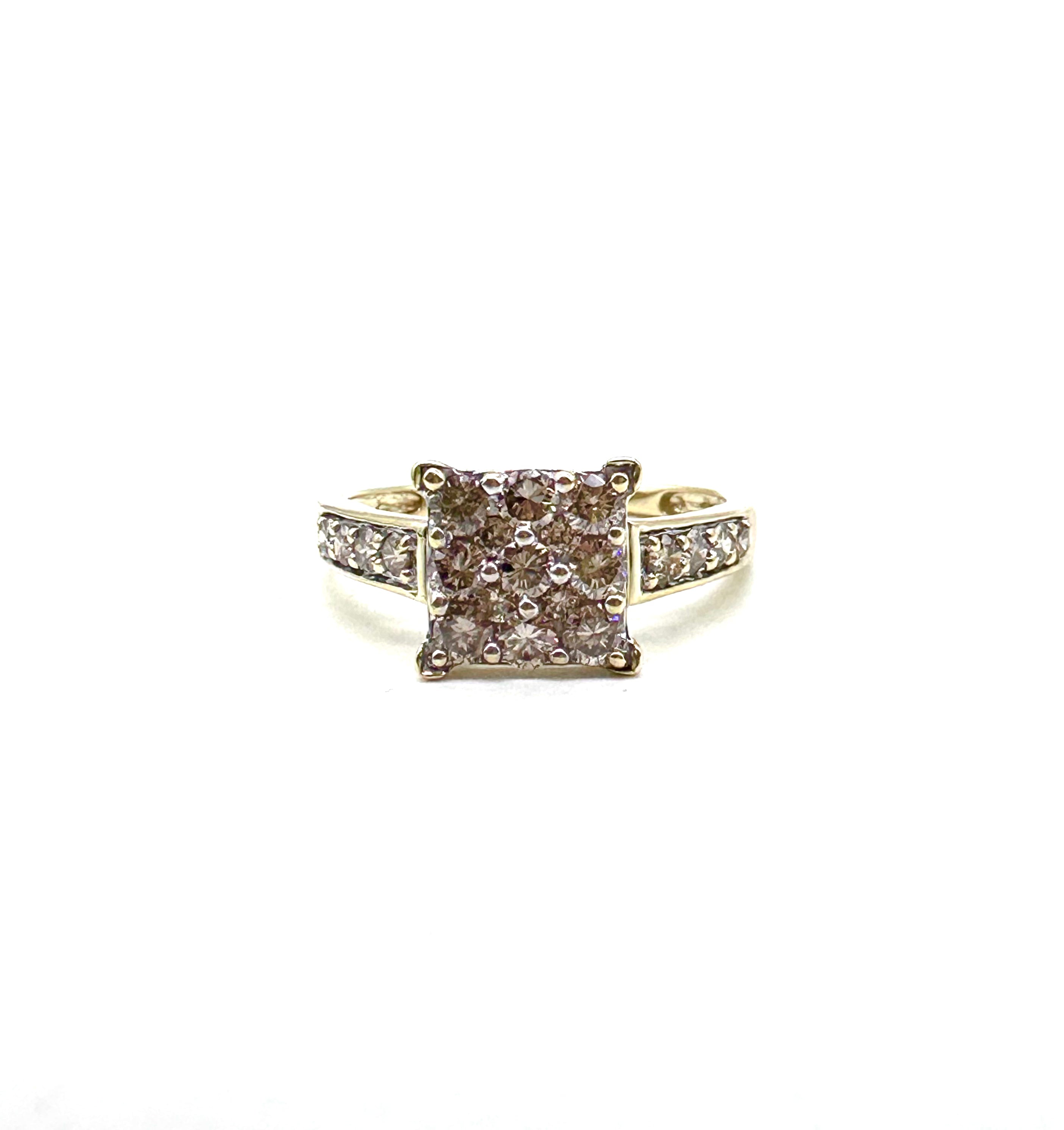 Exquisite Champagne Diamond Square Cluster Cathedral Ring – Elegant Wedding Band for Women, Perfect for Engagement, Anniversary & Special Occasions