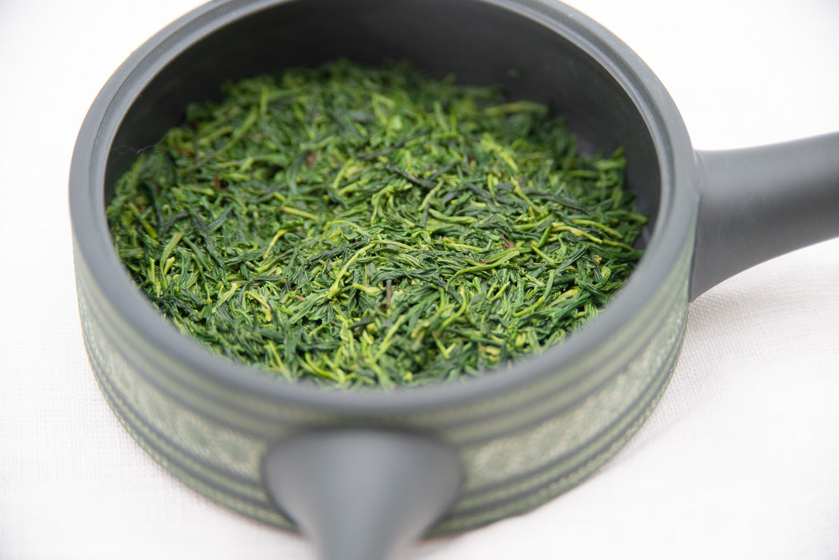 Premium SAORI GYOKURO Japanese Green Tea Gift Box - Authentic Ceremonial Grade Loose Leaf Tea for Relaxation & Meditation