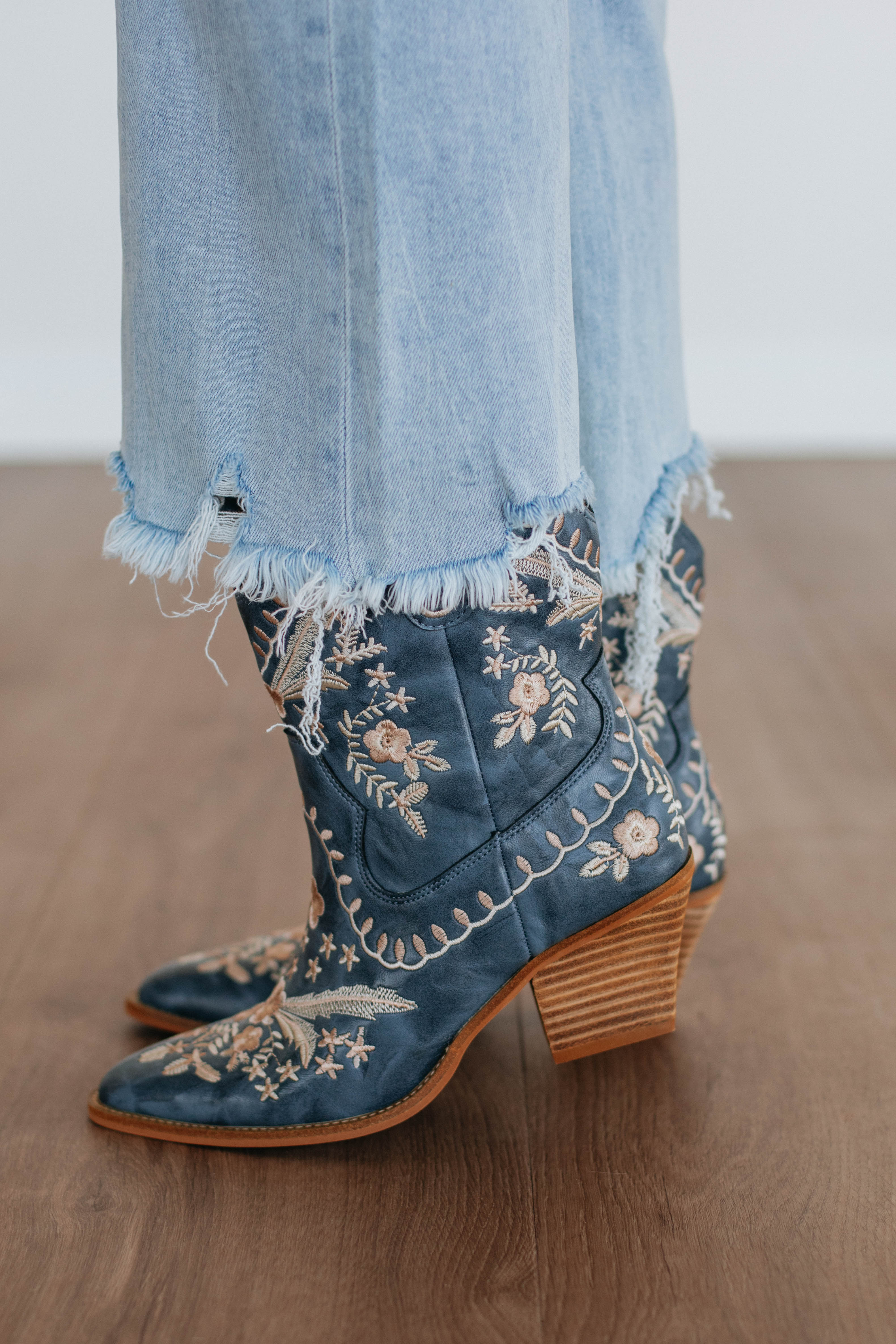 Best Western Cowboy Boots for Women & Men - Comfortable Country Dance Boots for Line Dancing, Rodeo & Casual Wear