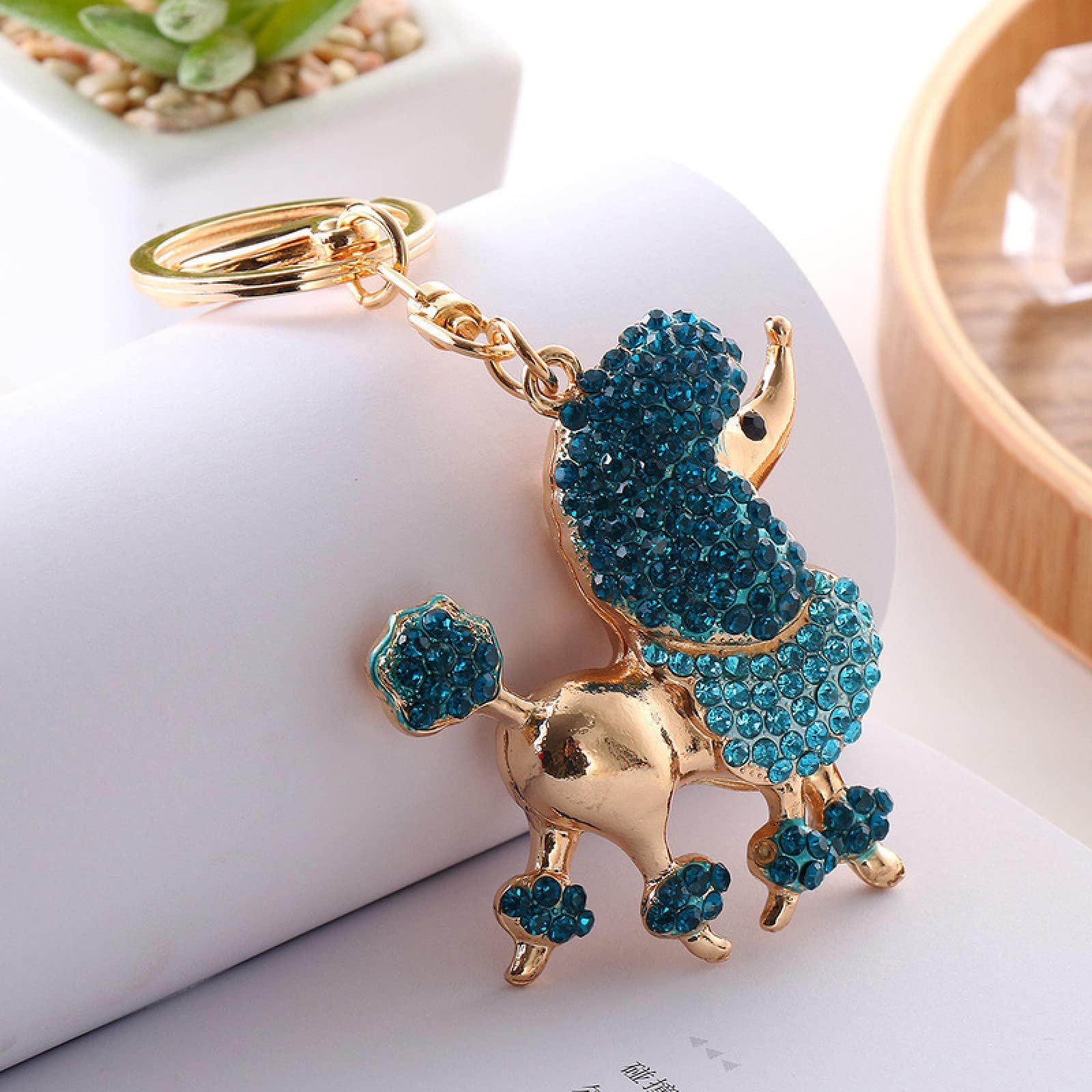 Cute Creative Key Ring - Fashion Car Key Pendant Gift for Everyday Use