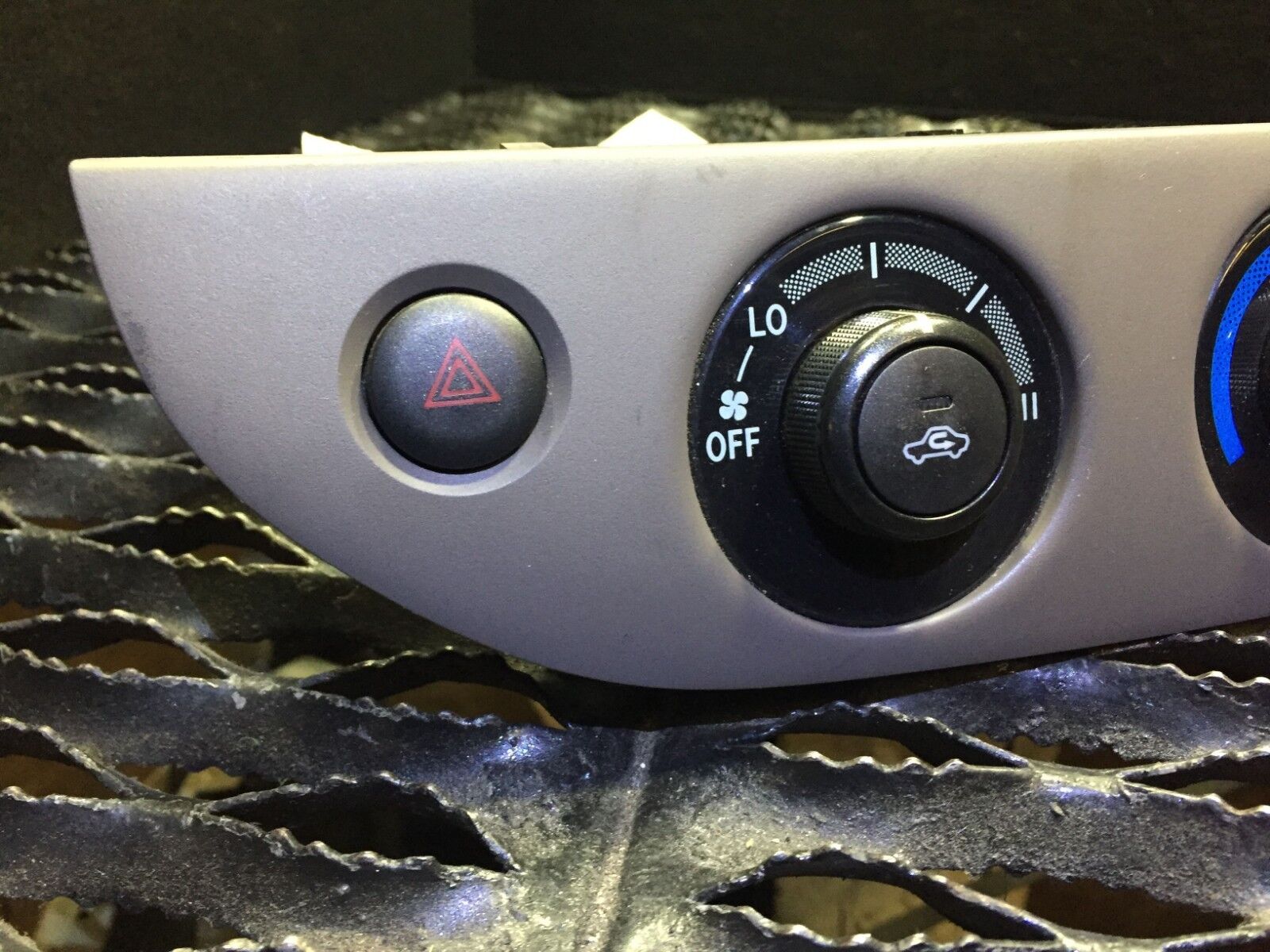 2002-2006 Toyota Camry AC Heater Climate Control Temperature Knob OEM #34 - Perfect for Car Interior Upgrades & Climate System Repairs