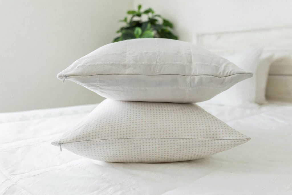 Luxury Charleston Pillowcase Set - 100% Cotton Sateen Pillow Cover for Bedroom Decor - Soft & Breathable for a Comfortable Sleep - Perfect for Home, Hotel, and Gift Giving