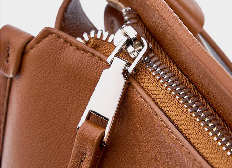 Soft Minimalist Shoulder Bag for Women - Lightweight & Stylish Crossbody Purse - Perfect for Work, Travel & Everyday Use