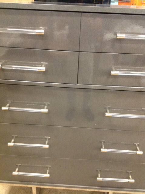 Modern 7-Drawer Chest in Miami Grey Lacquer - Stylish Storage Solution for Bedroom, Living Room or Office Organization