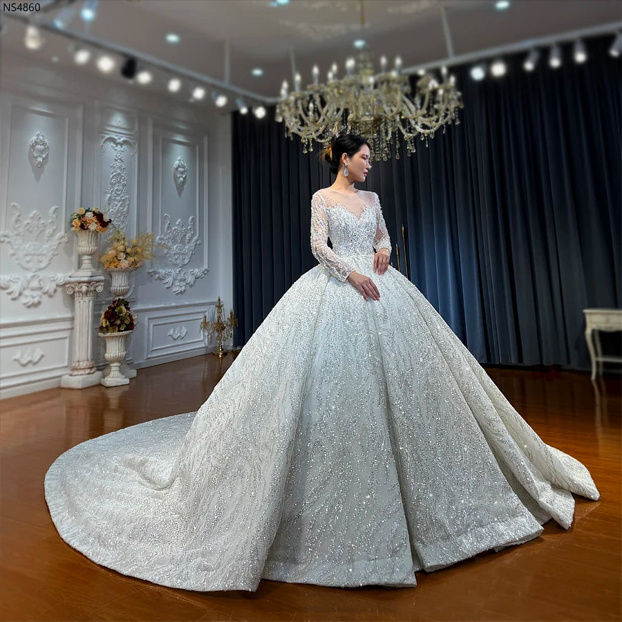 Elegant Heavy Beaded Lace Ball Gown Wedding Dress with Detachable Train - Perfect for Bridal, Prom, Quinceañera & Formal Occasions