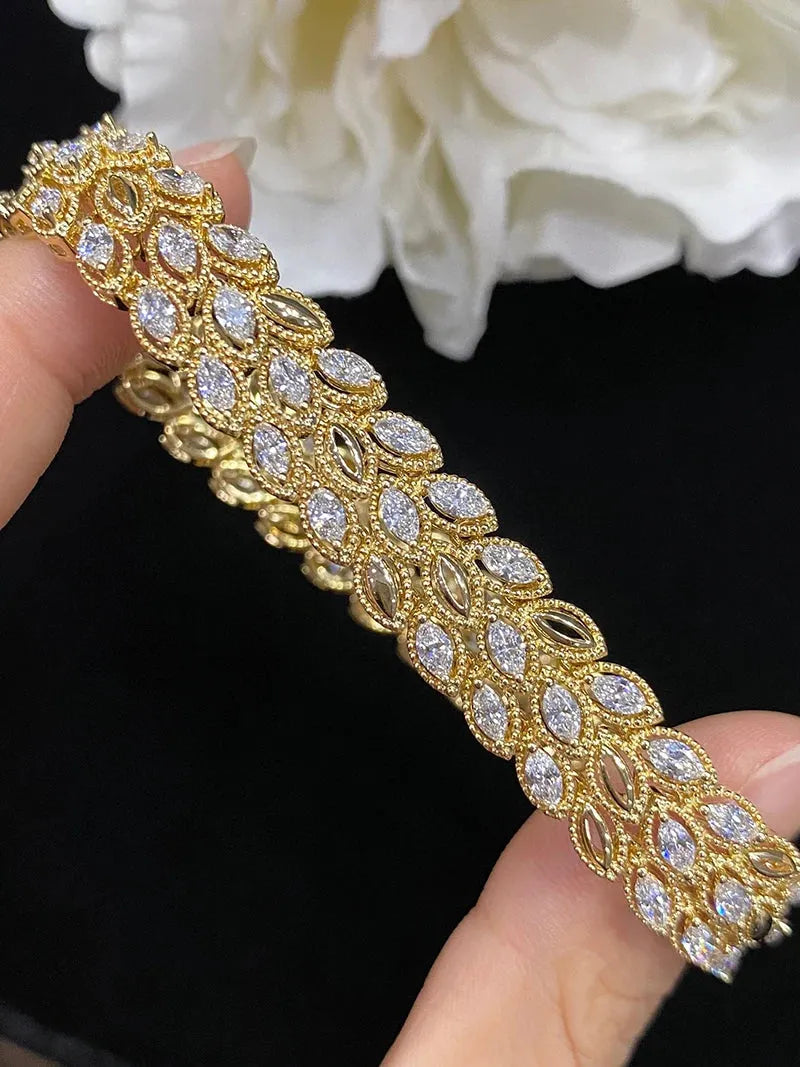 18K Yellow Gold Diamond Bracelet for Women - 4.99 Carat Real Natural Diamonds, Luxury Party Jewelry, Elegant Middle Style - Perfect for Weddings, Anniversaries & Special Occasions