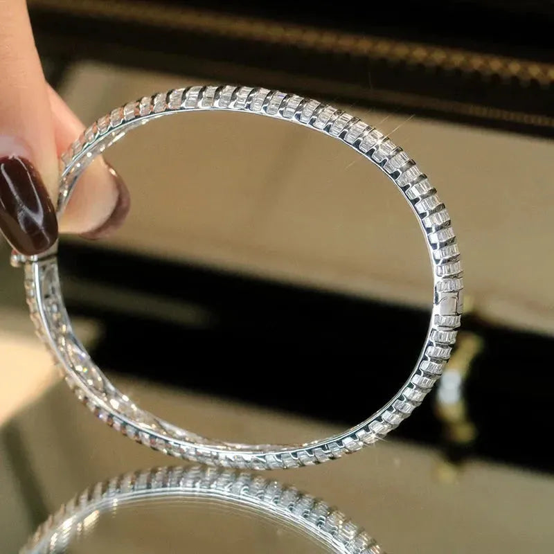 18K White Gold Natural Diamond Bangle for Women - 4.3ct H SI Luxury Wedding & Engagement Jewelry - Perfect for Bridal, Anniversary Gifts & Special Occasions