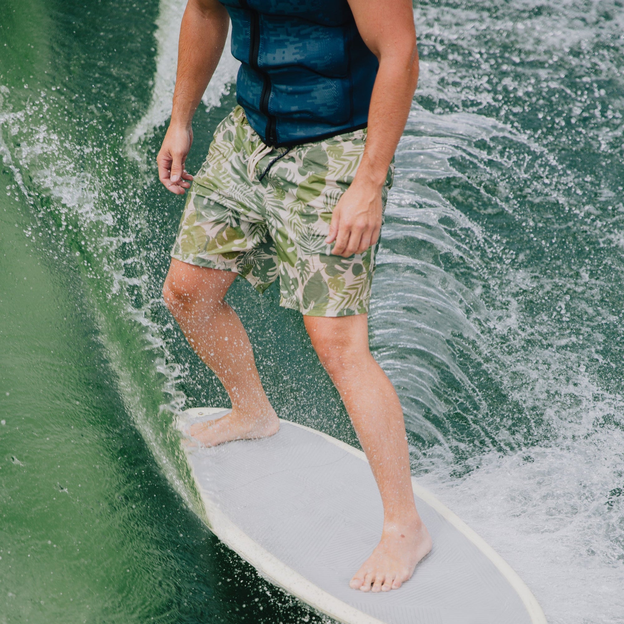 Stretch Printed Poplin Deck Shorts for Men - Comfortable & Stylish Swim Trunks for Beach, Pool, and Summer Outdoor Activities