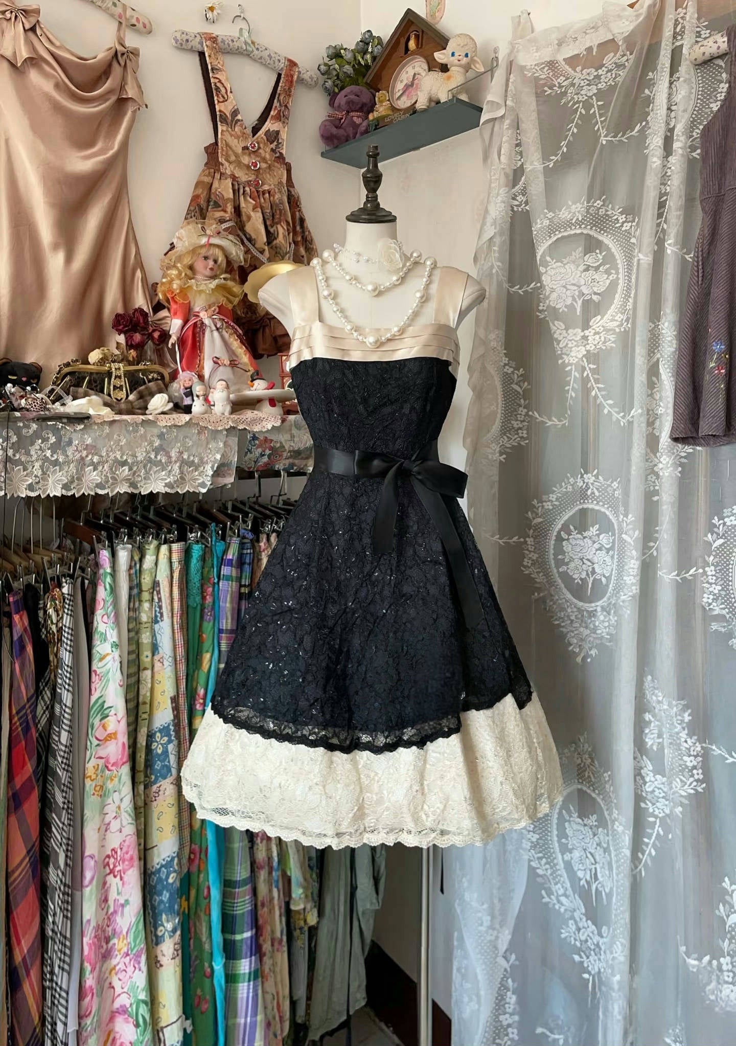 Elegant A-Line Lace Short Prom Dress for Homecoming - Black Formal Party Dress J6620 | Perfect for High School Dances, Evening Parties & Special Occasions