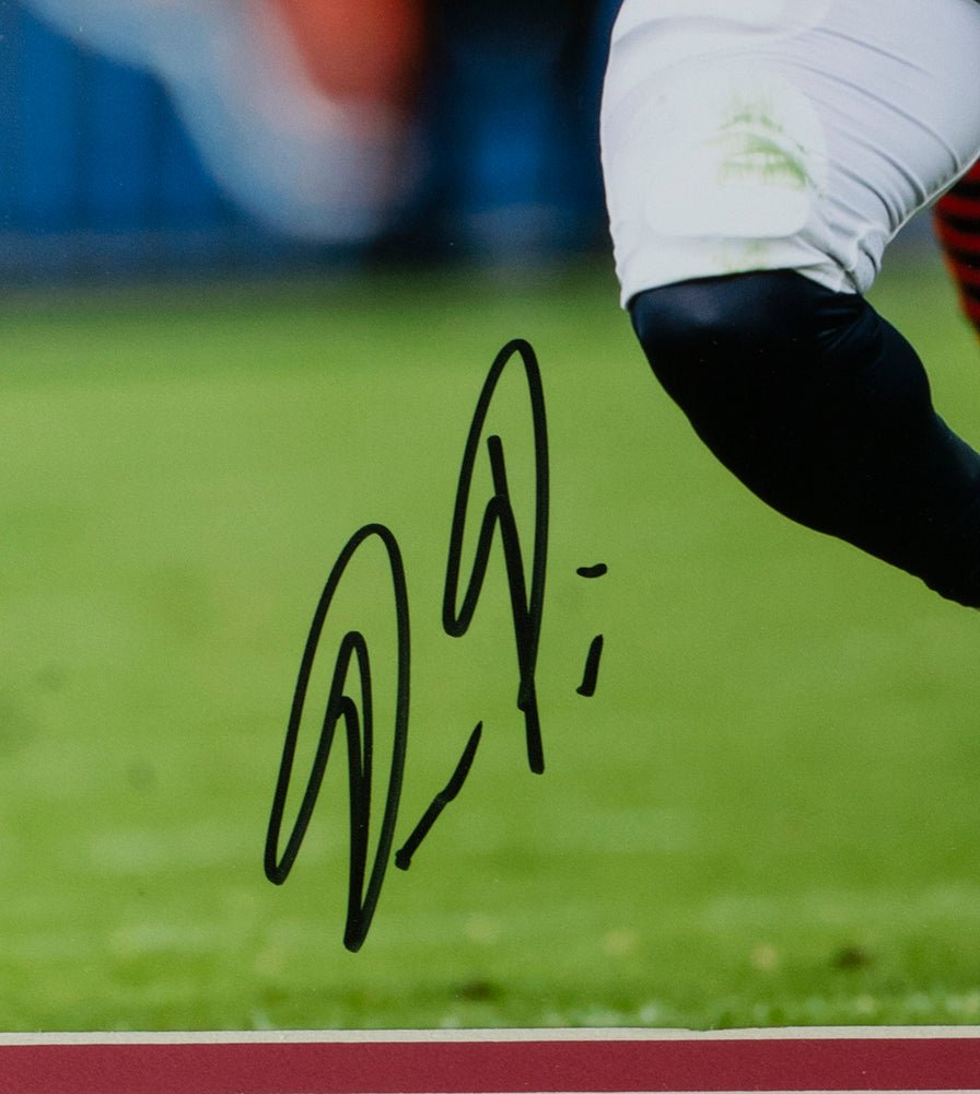 Dameon Pierce Autographed Signed Framed Houston Texans 8x10 Football Photo - Limited Edition Collectible for NFL Fans, Man Cave Decor, Sports Memorabilia Gift