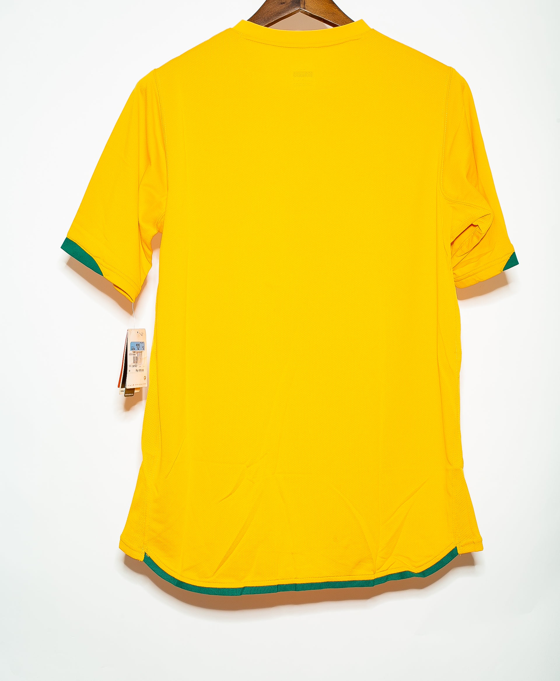 2006 Australia Soccer Jersey Home Jersey BNWT (Men's Medium) - Perfect for Collectors, Fans, and Match Days