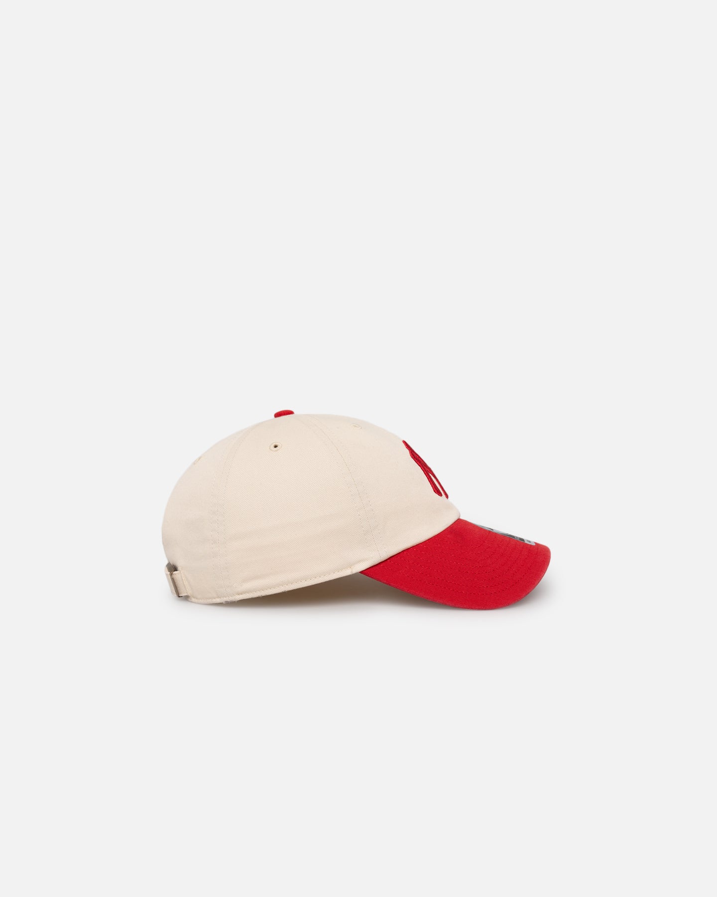 47 Brand New York Yankees Two-Tone Clean Up Strapback Hat - Natural/Red - Perfect for Baseball Games, Streetwear & Casual Outfits