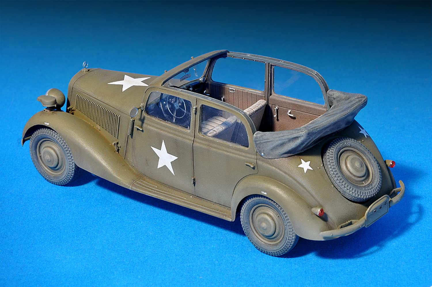1:35 Scale German Staff Car 170V Plastic Model Kit - WWII Military Vehicle for Collectors & Hobbyists - Perfect for Dioramas, Historical Displays & Model Building Projects